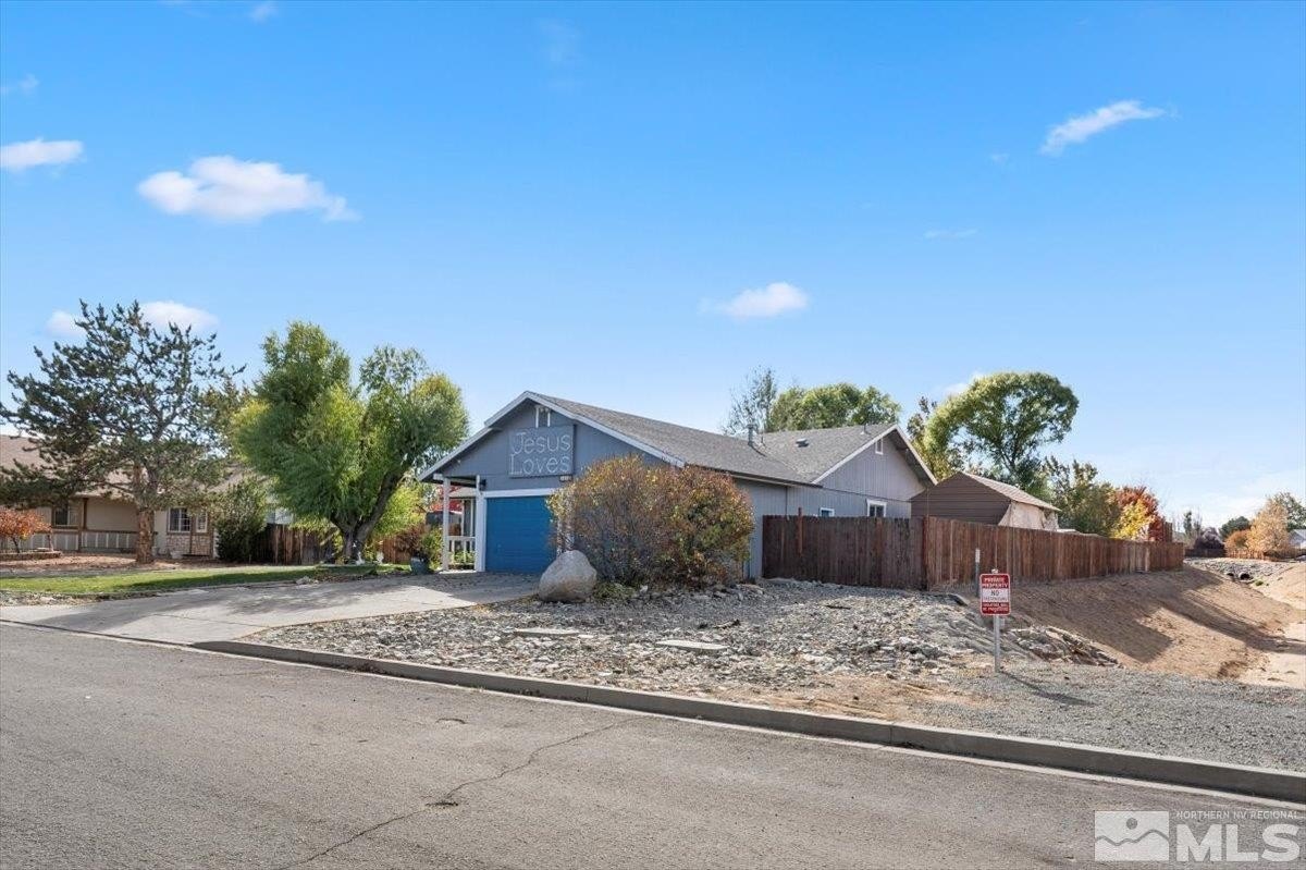 Sparks, Nevada, 89436, United States, 3 Bedrooms Bedrooms, ,3 BathroomsBathrooms,Residential,For Sale,1943111