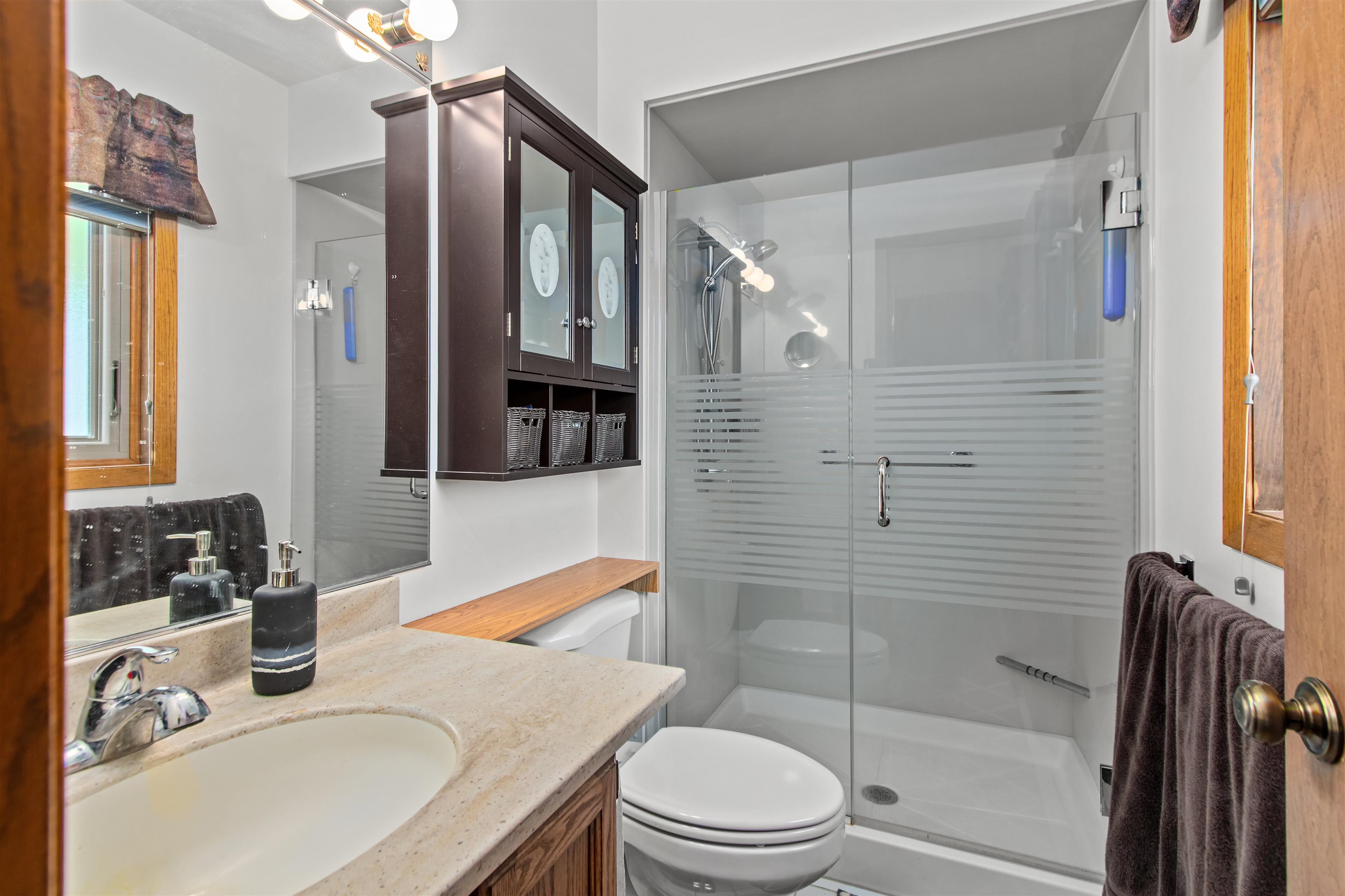 WINNECONNE, Wisconsin, 54986, United States, 2 Bedrooms Bedrooms, ,2 BathroomsBathrooms,Residential,For Sale,1926220