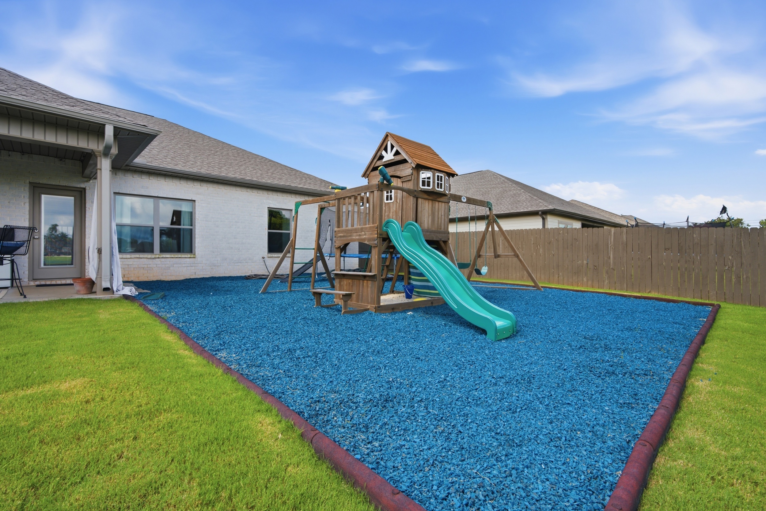  25069 Addlestone Drive - 物件實景