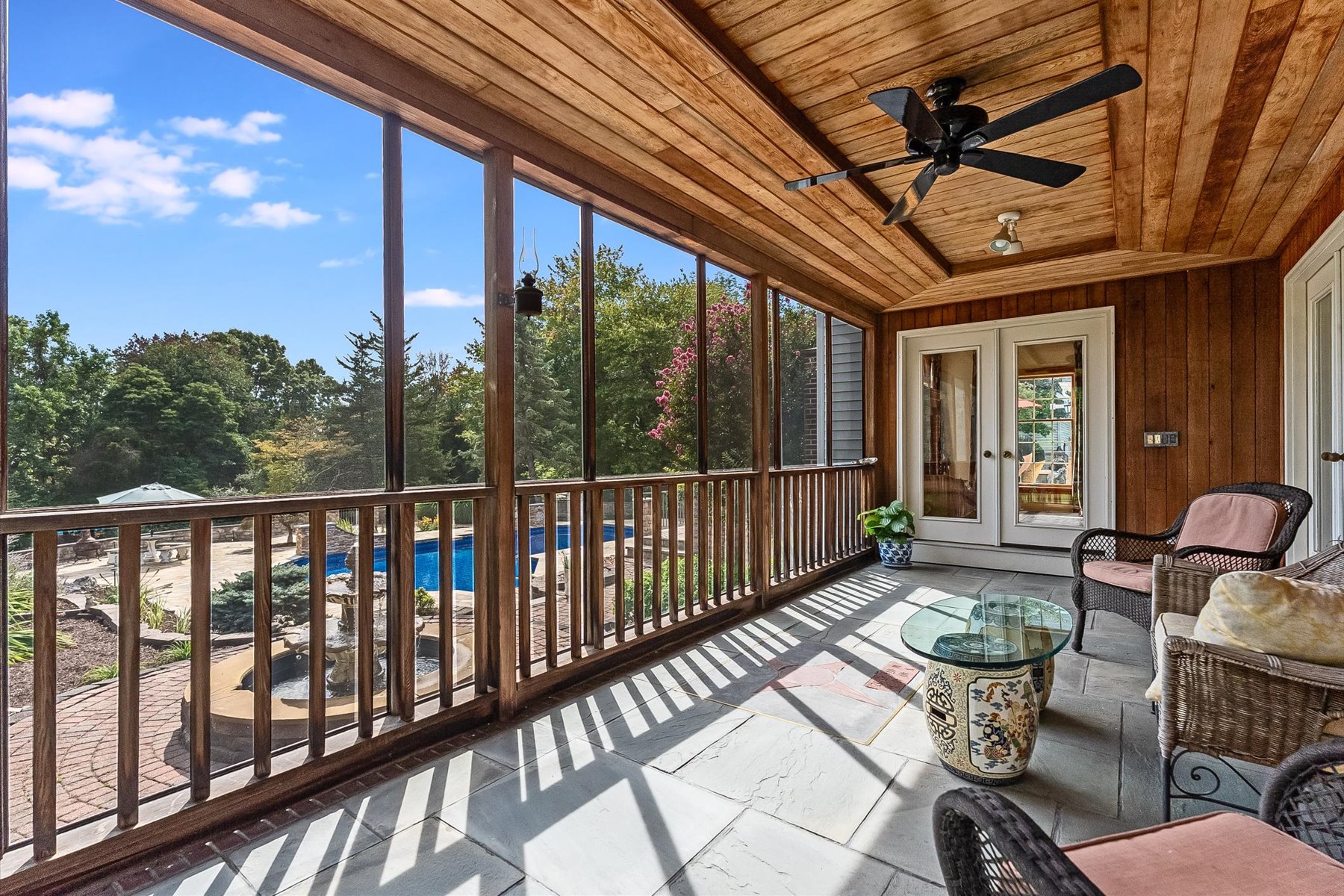 Timeless Architecure and Thoughtful Design with Expansive Valley Views - 物件實景