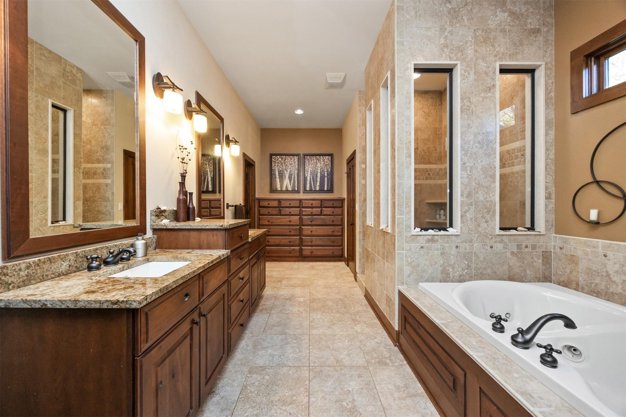 Polk City, Iowa, 50226, United States, 5 Bedrooms Bedrooms, ,5 BathroomsBathrooms,Residential,For Sale,1975631