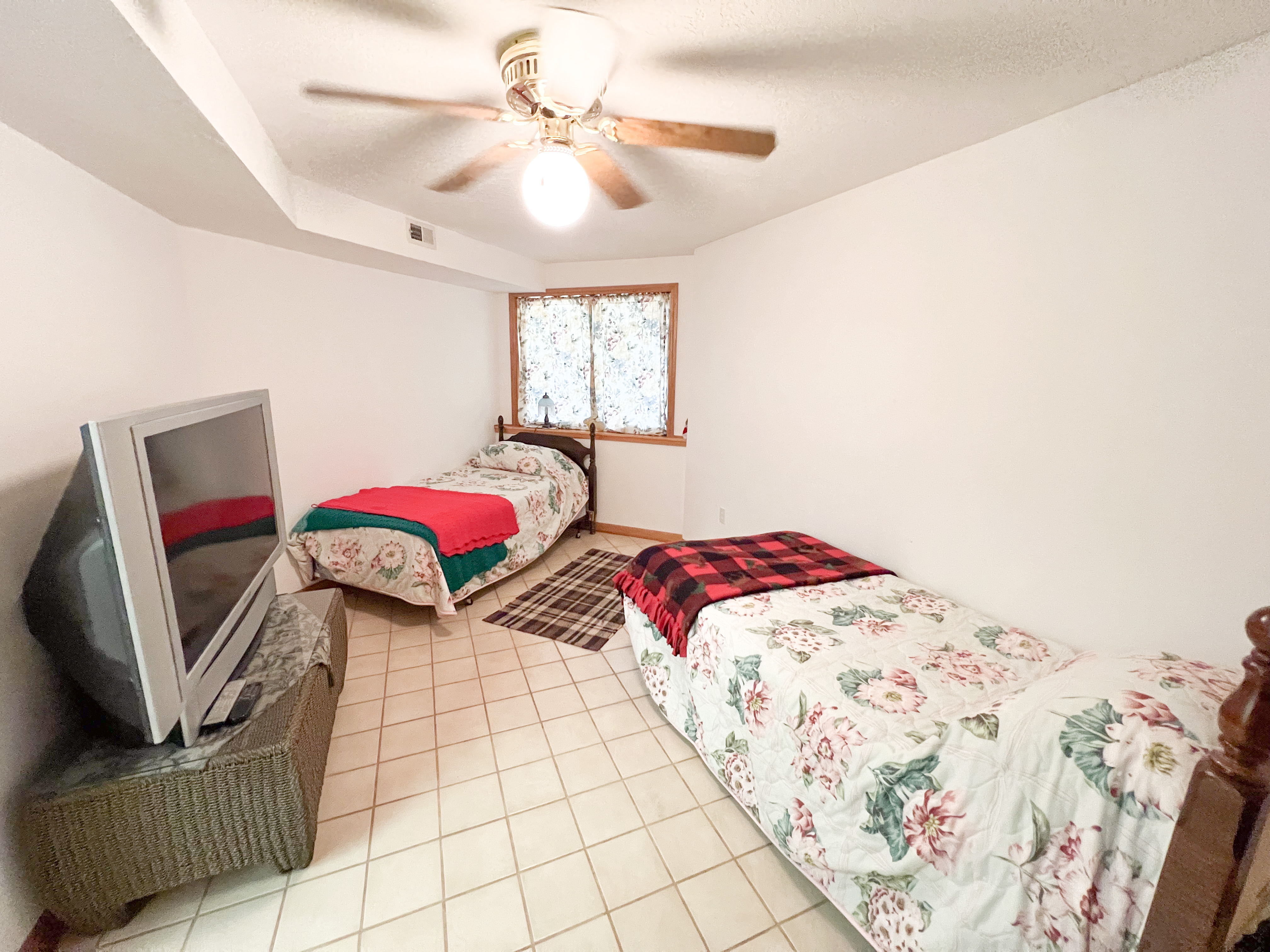 Republic, Washington, 99166, United States, 3 Bedrooms Bedrooms, ,3 BathroomsBathrooms,Residential,For Sale,1976903