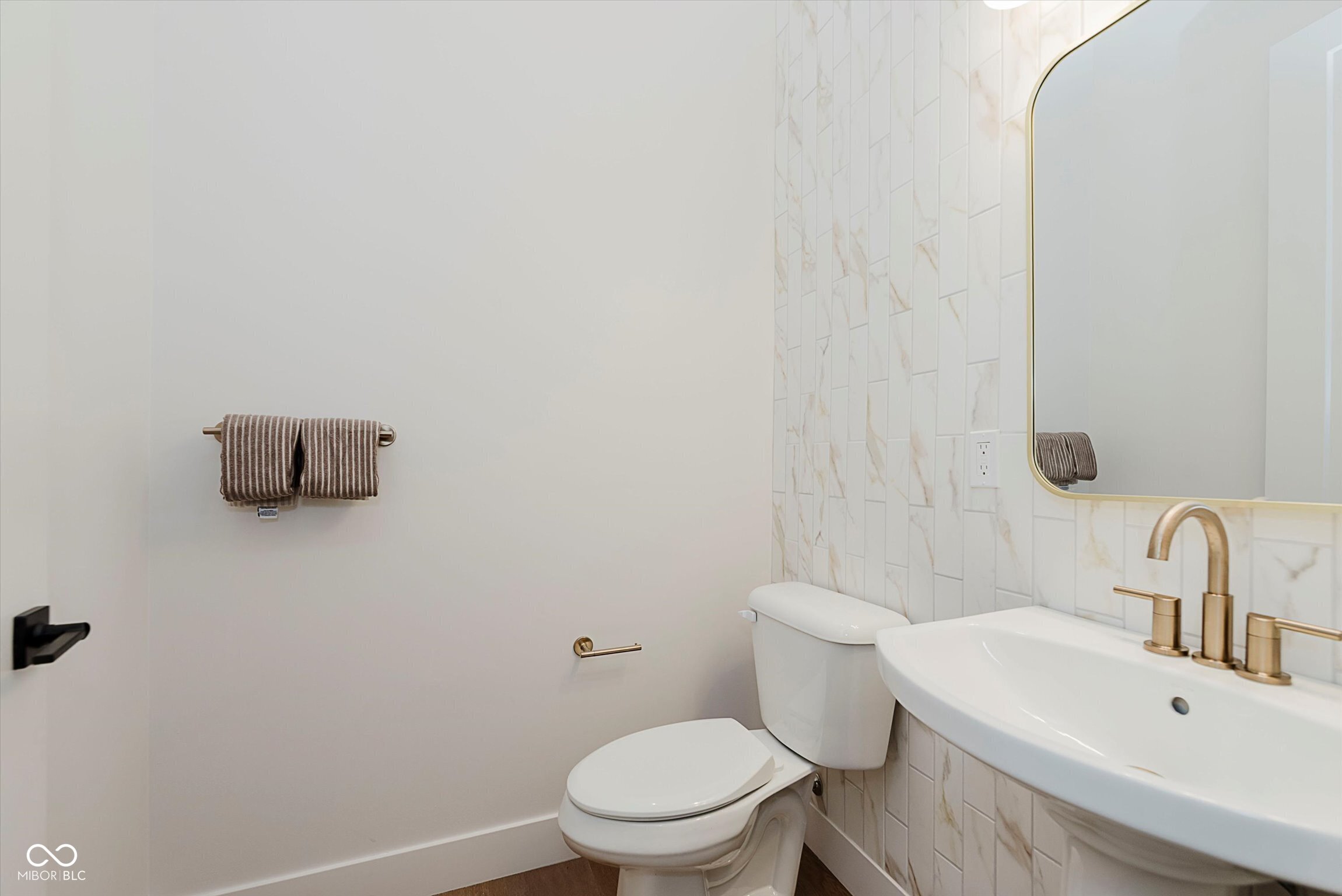 Carmel, Indiana, 46032, United States, 2 Bedrooms Bedrooms, ,3 BathroomsBathrooms,Residential,For Sale,1931203