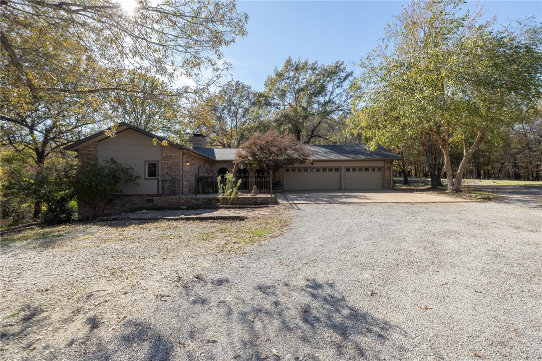 Fayetteville, Arkansas, 72703, United States, 3 Bedrooms Bedrooms, ,3 BathroomsBathrooms,Residential,For Sale,1989133