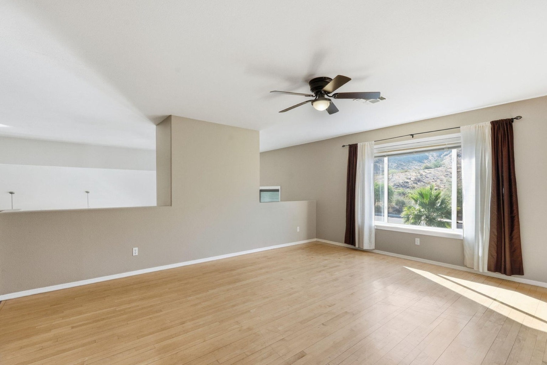  718 E Mountain Sage Drive ¦Phoenix, AZ - 物件實景