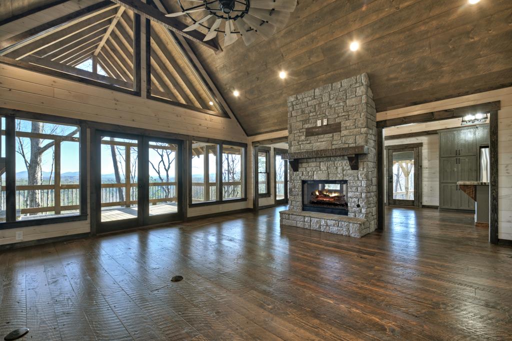 Mineral Bluff, Georgia, 30559, United States, 4 Bedrooms Bedrooms, ,5 BathroomsBathrooms,Residential,For Sale,1858917