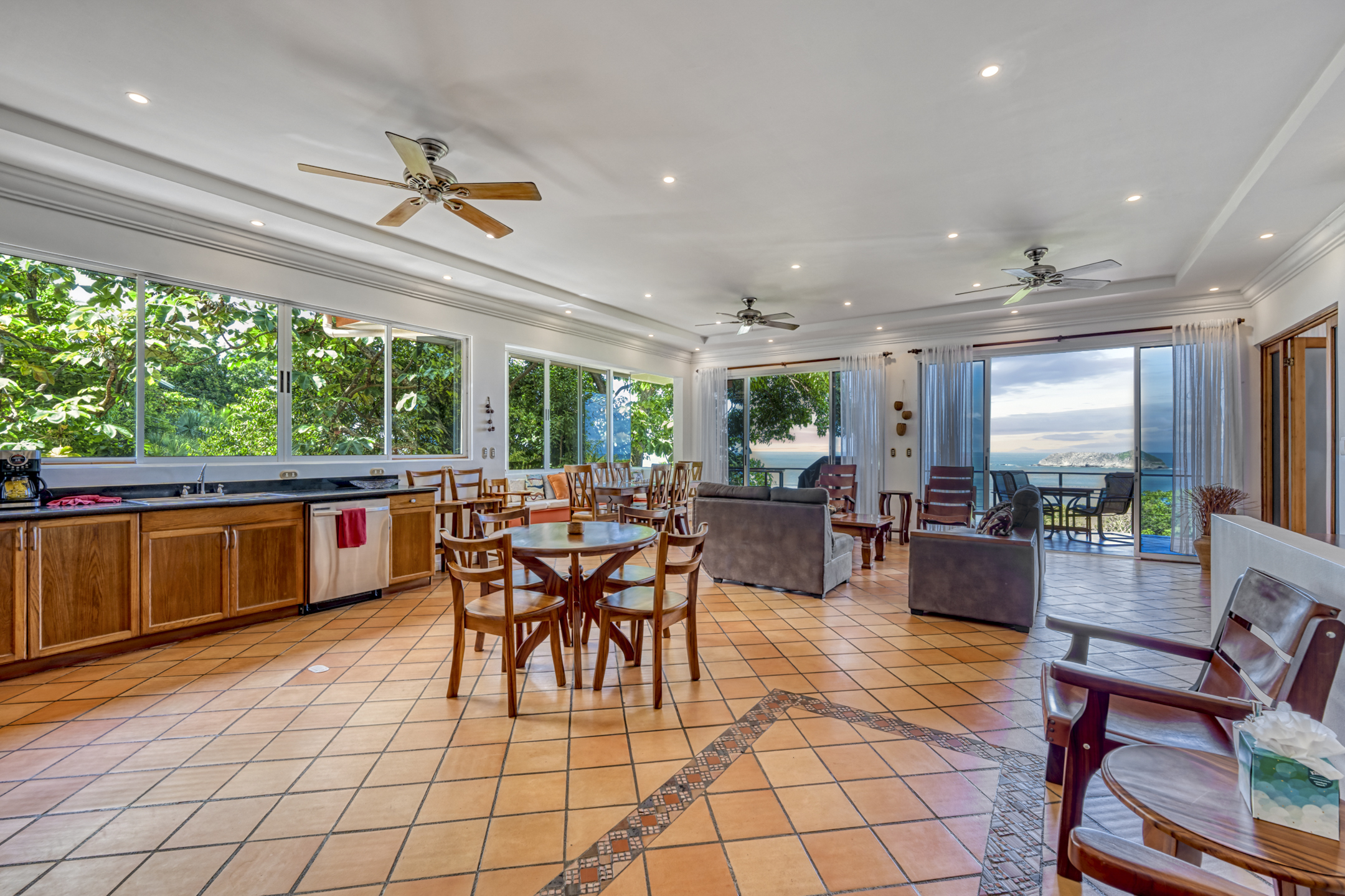 Manuel Antonio, Manuel Antonio, Puntarenas, CR, 4 Bedrooms Bedrooms, ,Residential,For Sale,Manuel Antonio,1617349
