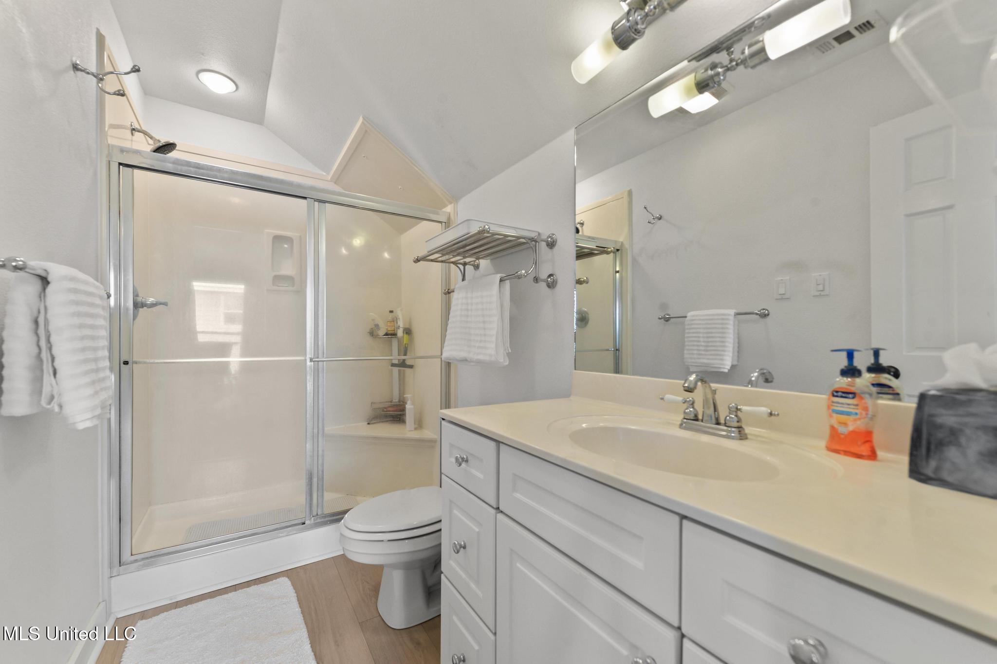 Bay Saint Louis, Mississippi, 39520, United States, 2 Bedrooms Bedrooms, ,2 BathroomsBathrooms,Residential,For Sale,1913082