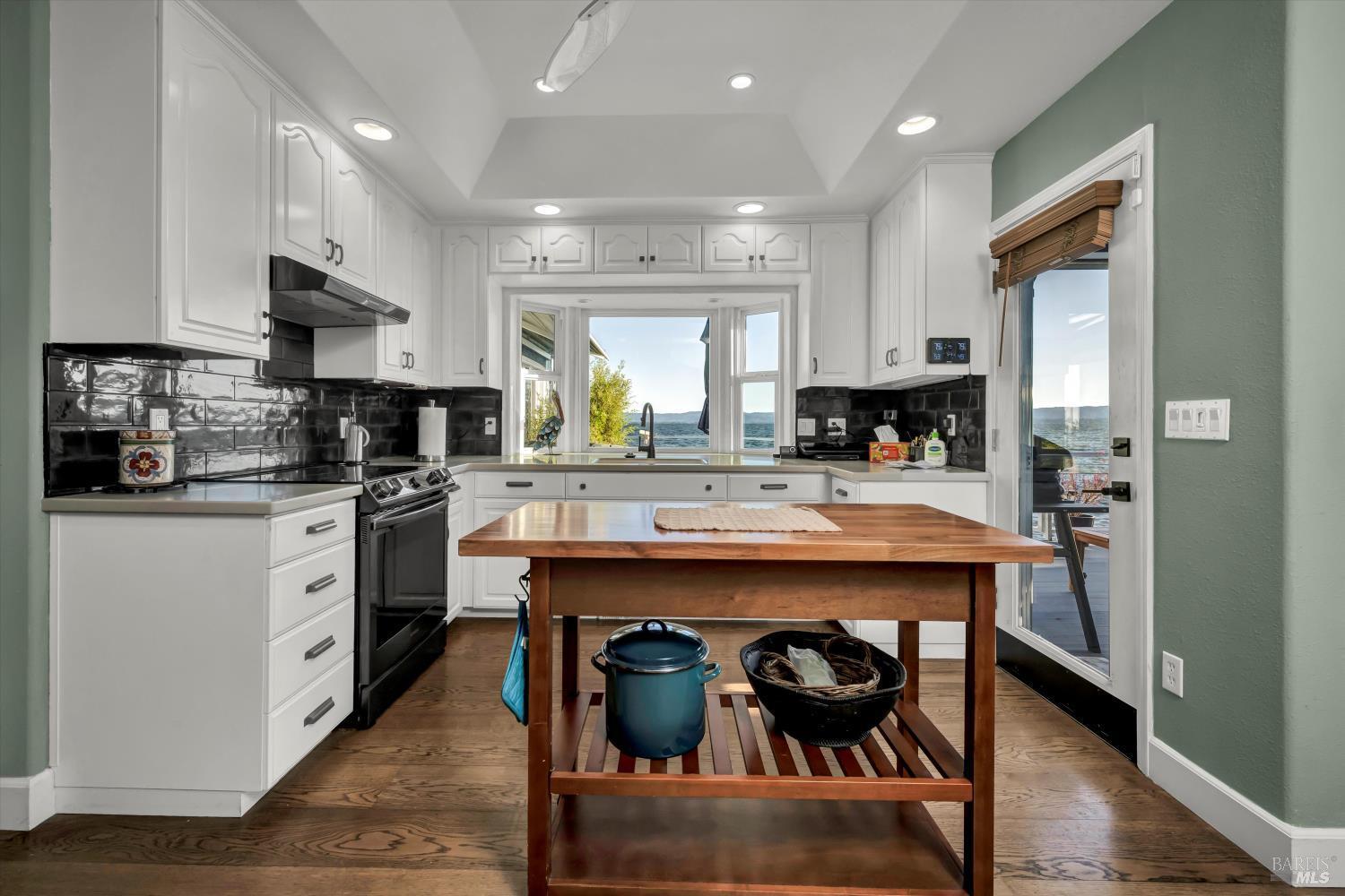 Nice, California, 95464, United States, 3 Bedrooms Bedrooms, ,4 BathroomsBathrooms,Residential,For Sale,1974122