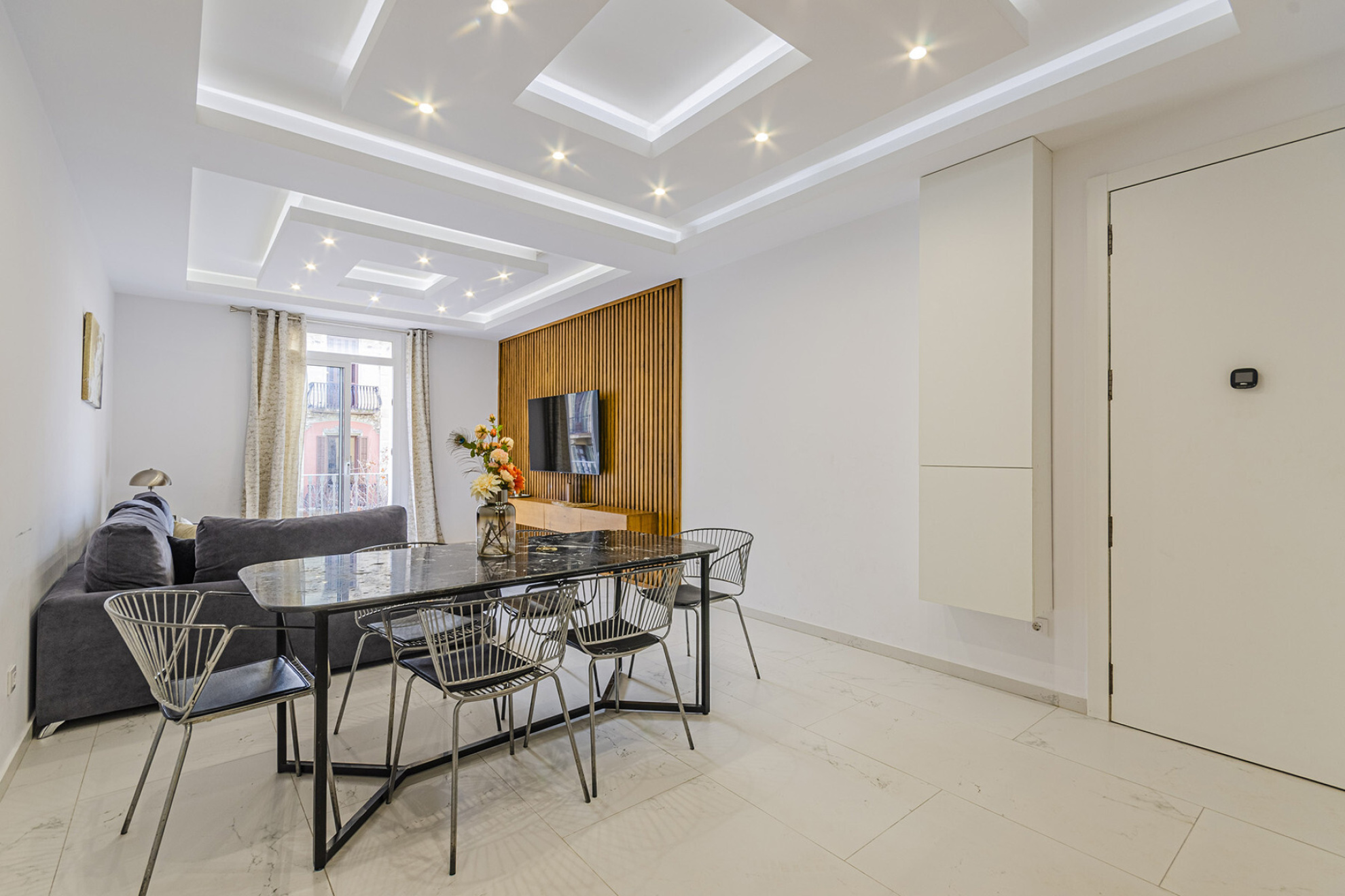  Renovated Apartment on a Pedestrian Street in the Heart of the City - 物件實景