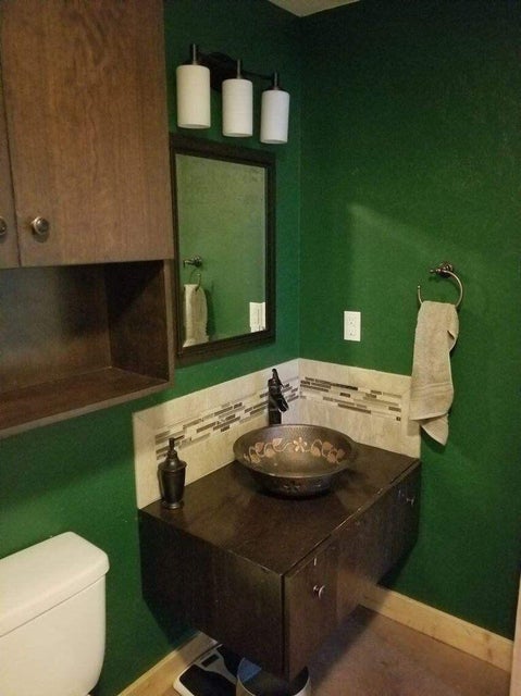 KLAMATH FALLS, Oregon, 97601, United States, 3 Bedrooms Bedrooms, ,3 BathroomsBathrooms,Residential,For Sale,1973852