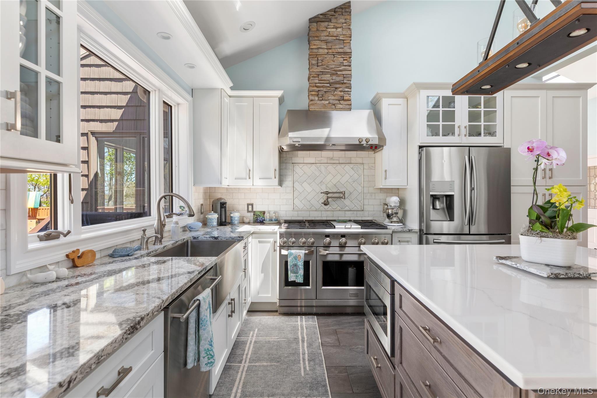 East Setauket, New York, 11733, United States, 5 Bedrooms Bedrooms, ,4 BathroomsBathrooms,Residential,For Sale,2048500