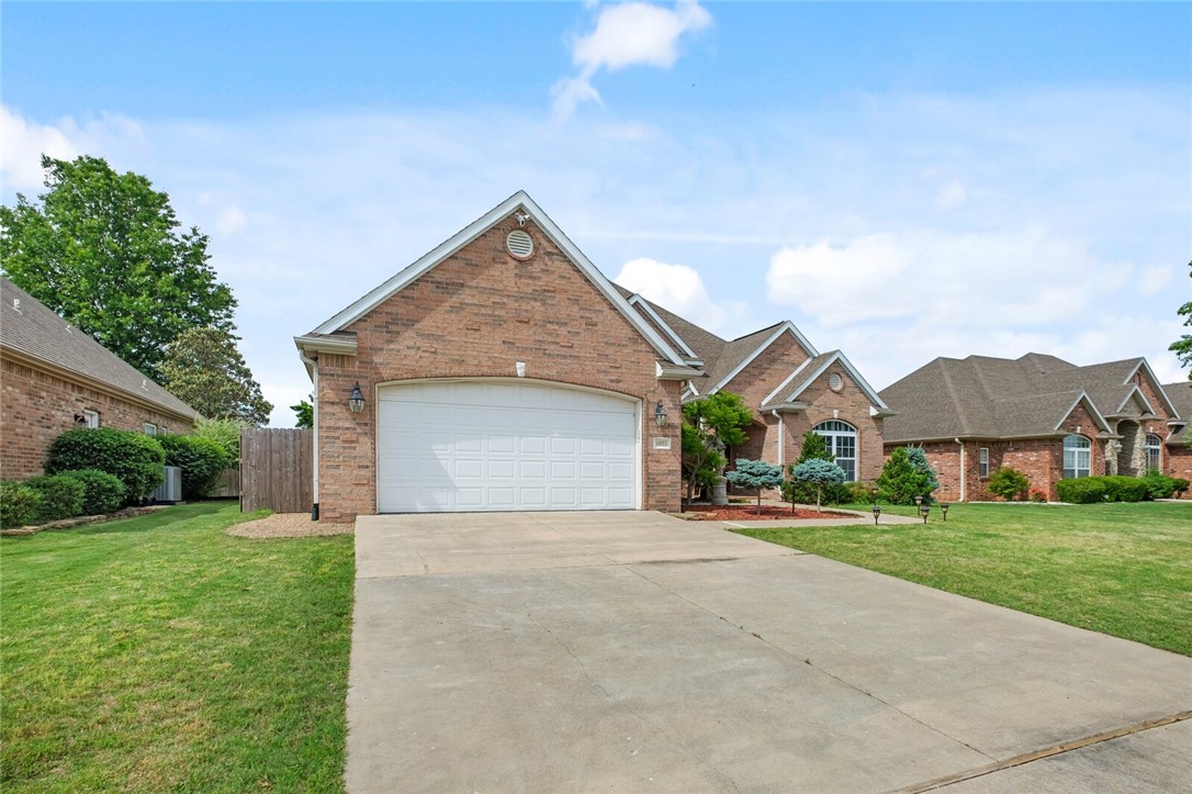 Rogers, Arkansas, 72758, United States, 4 Bedrooms Bedrooms, ,3 BathroomsBathrooms,Residential,For Sale,1821426