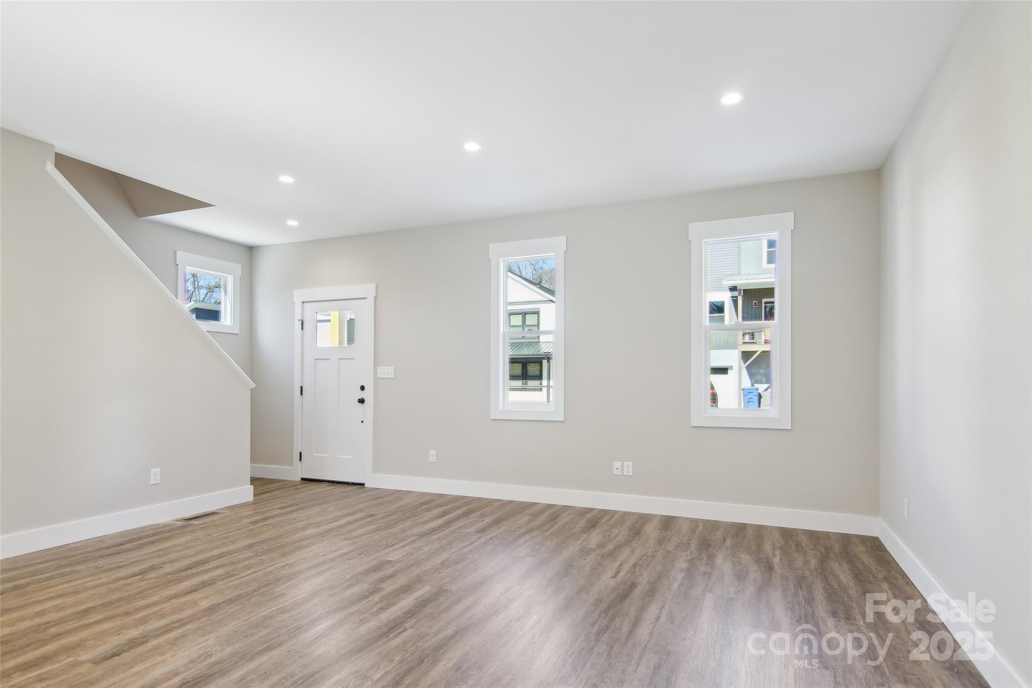 Asheville, North Carolina, 28806, United States, 3 Bedrooms Bedrooms, ,4 BathroomsBathrooms,Residential,For Sale,1915518