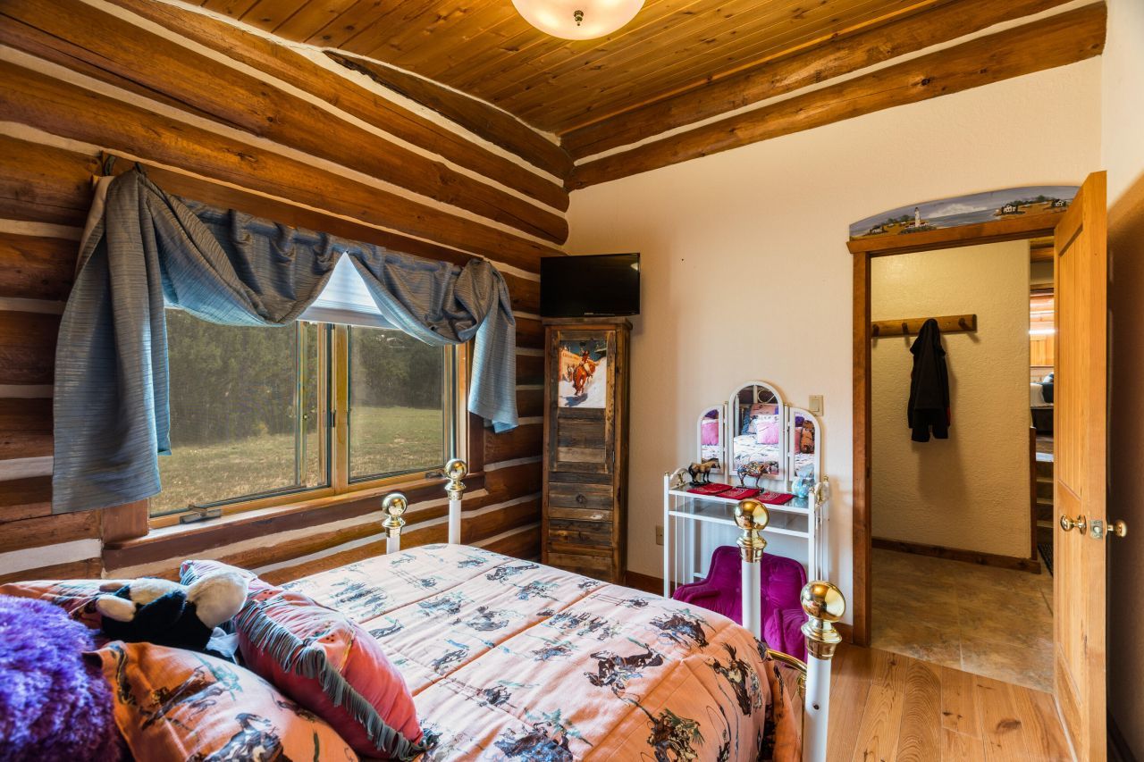 Tijeras, New Mexico, 87059, United States, 3 Bedrooms Bedrooms, ,2 BathroomsBathrooms,Residential,For Sale,1942288