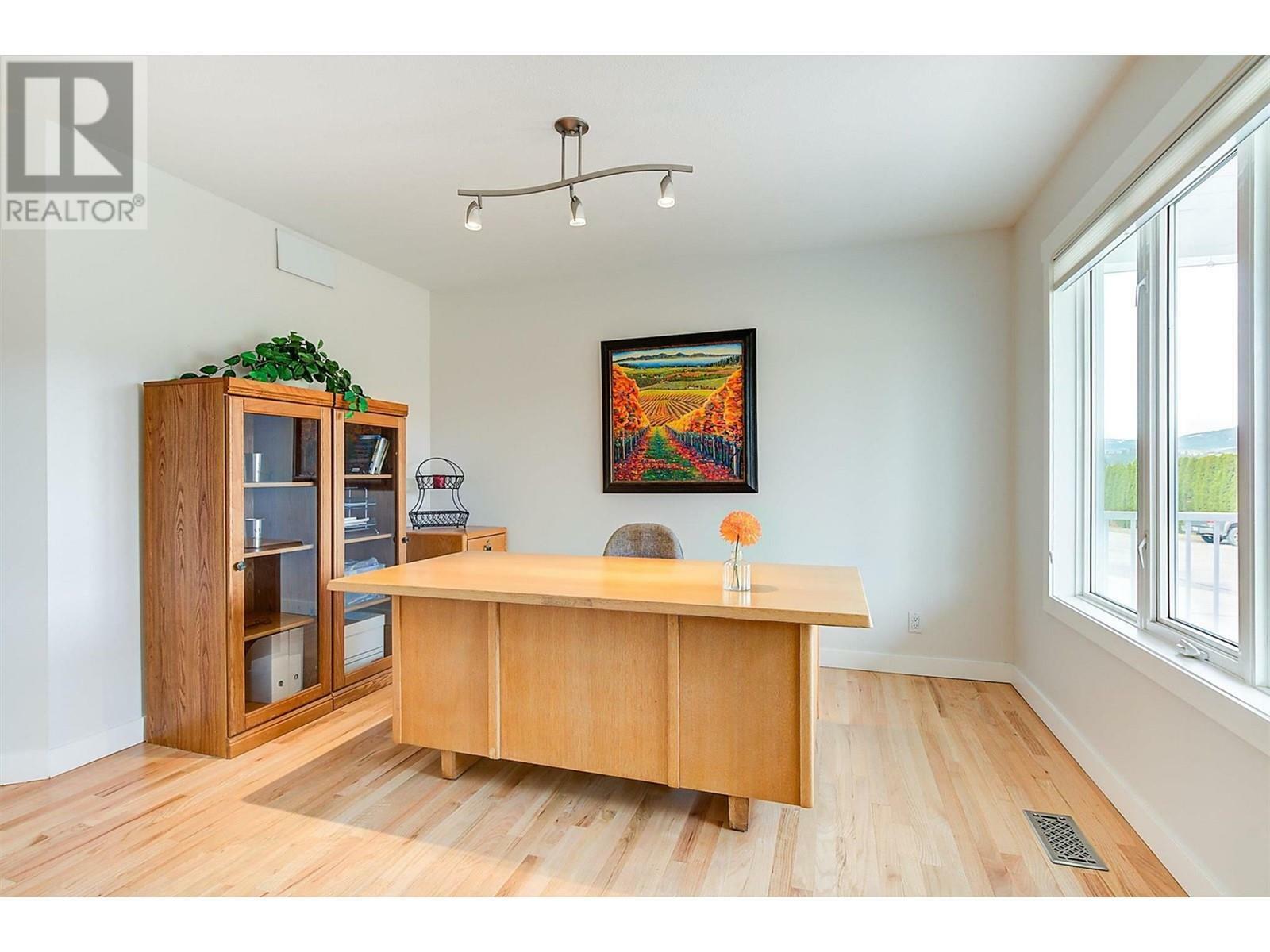 KELOWNA, British Columbia, V1V 2G6, CA, 5 Bedrooms Bedrooms, ,4 BathroomsBathrooms,Residential,For Sale,1838438