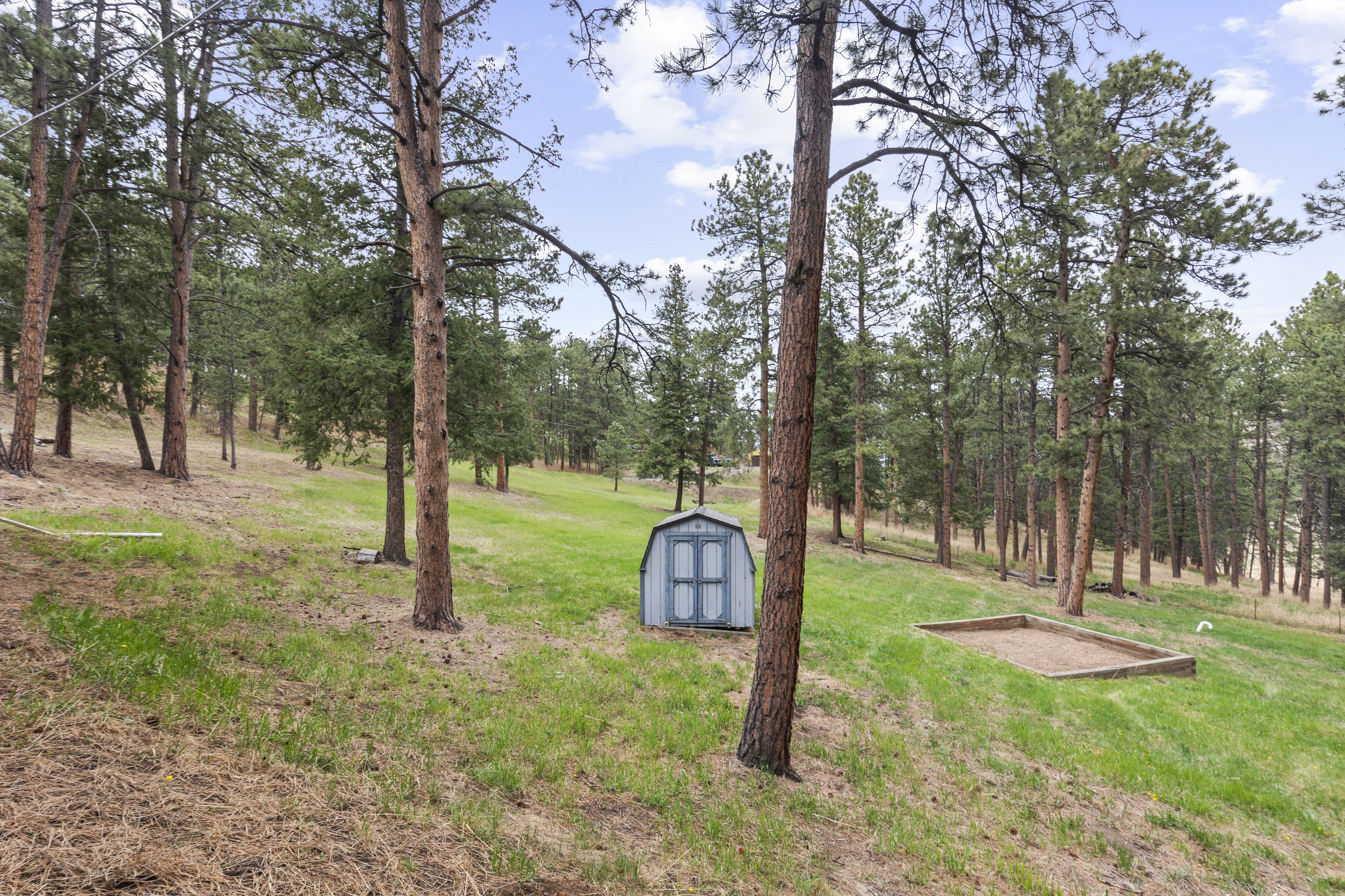  Charming Indian Hills Home on a Rare 1.6-Acre Lot - 物件實景