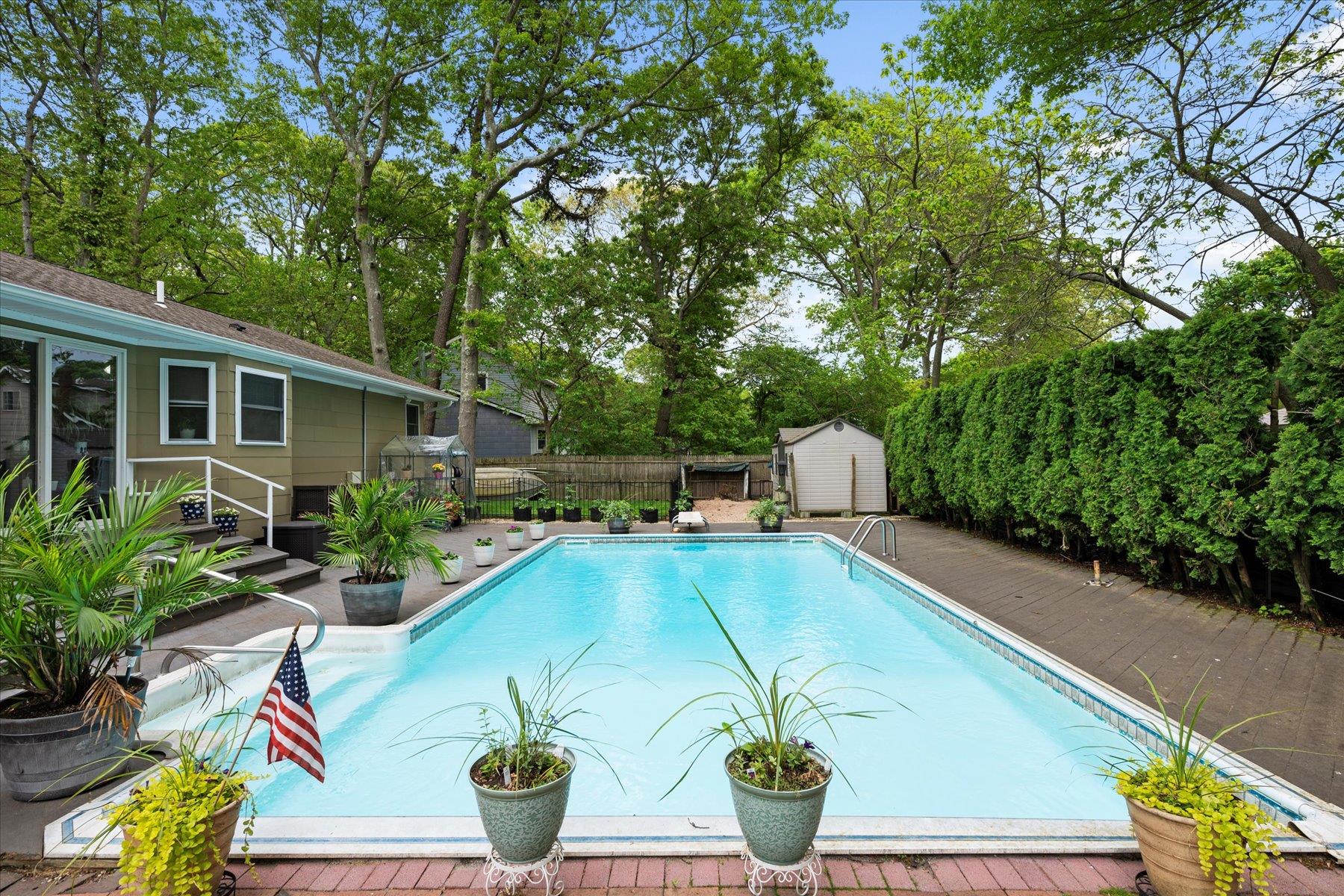 East Moriches, New York, 11940, United States, 3 Bedrooms Bedrooms, ,1 BathroomBathrooms,Residential,For Sale,1837952
