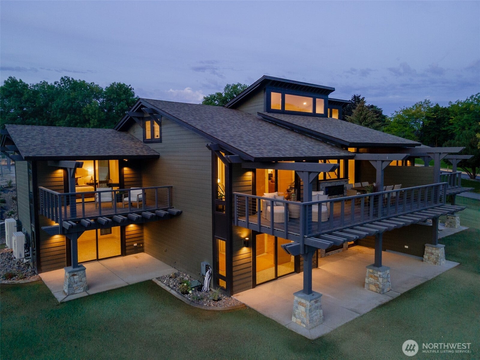 Manson, Washington, 98831, United States, 3 Bedrooms Bedrooms, ,2 BathroomsBathrooms,Residential,For Sale,1941699