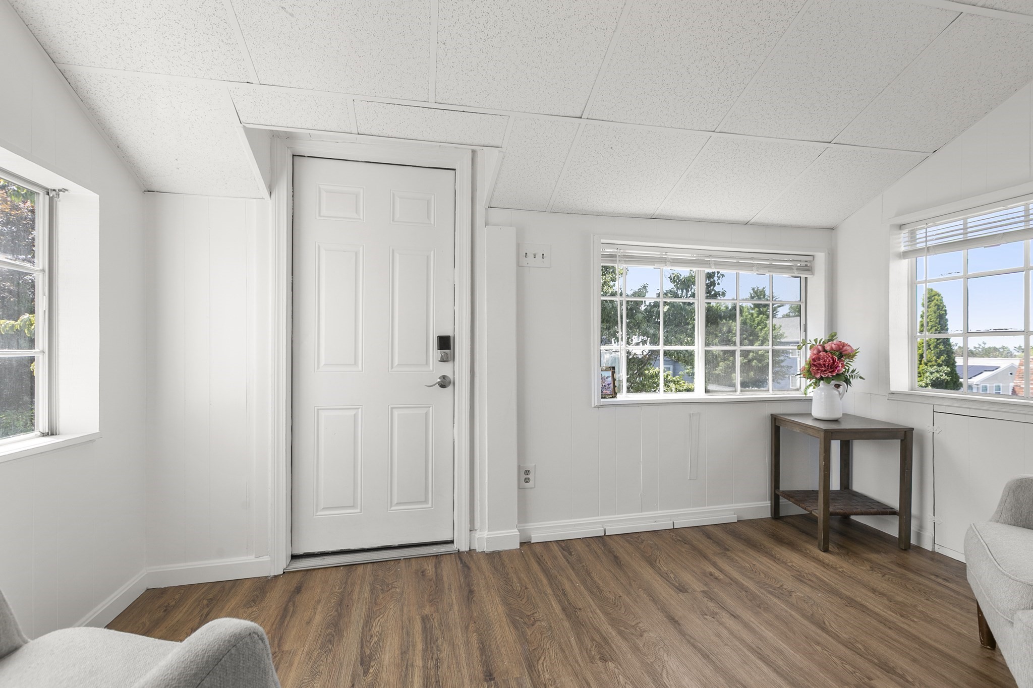 Revere, Massachusetts, 02151, United States, 5 Bedrooms Bedrooms, ,2 BathroomsBathrooms,Residential,For Sale,1914063