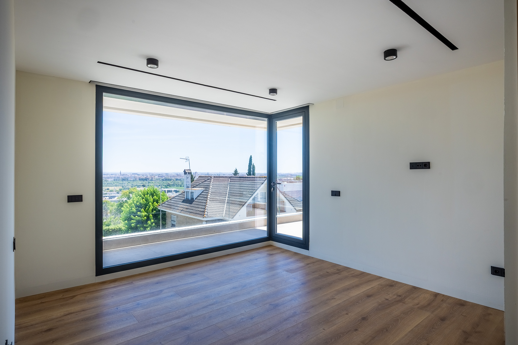  Newly built house with garden, pool, and open views over Seville - 物件實景