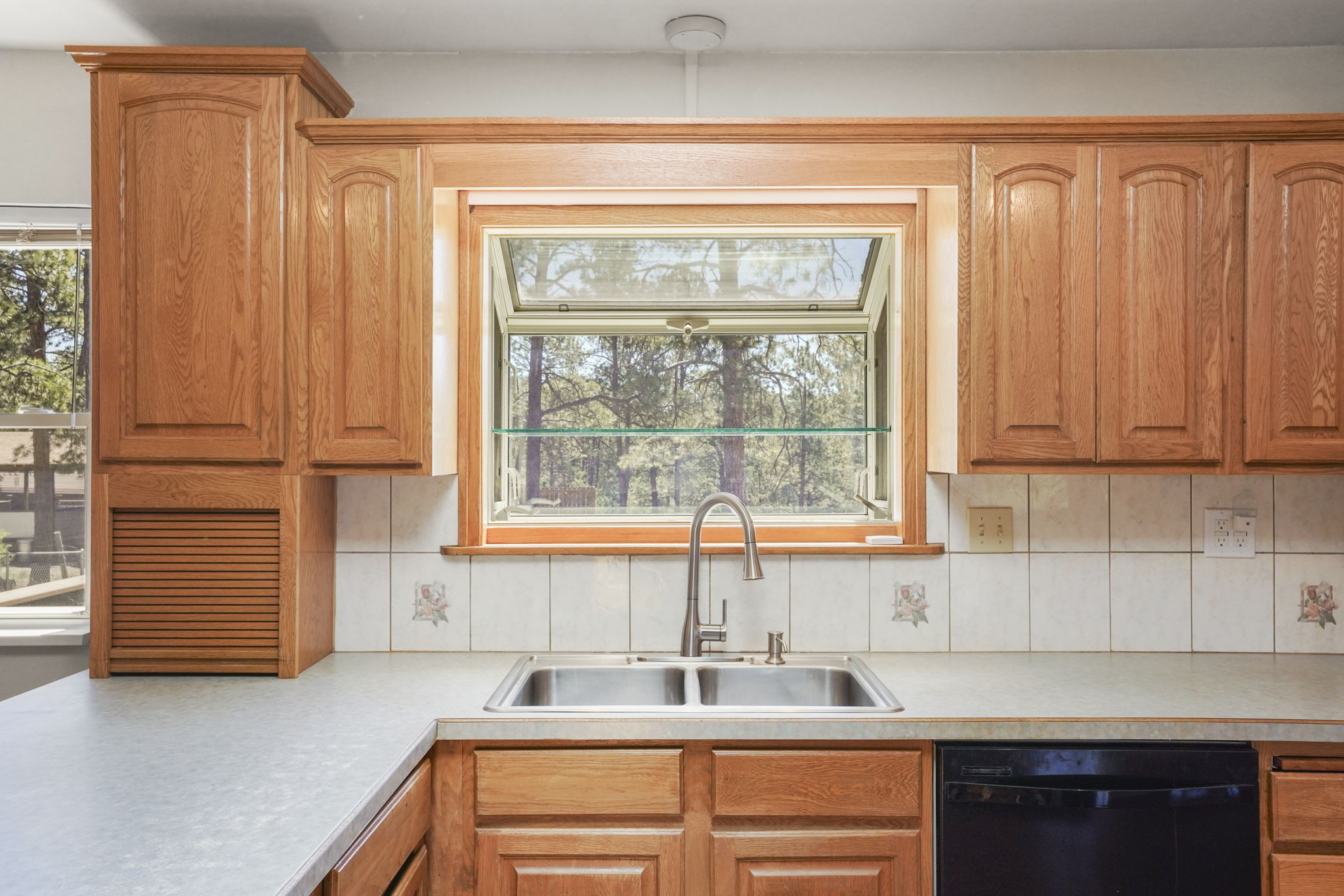  Extremely desirable southwest Black Forest location on stunning 5 wooded acres - 物件實景