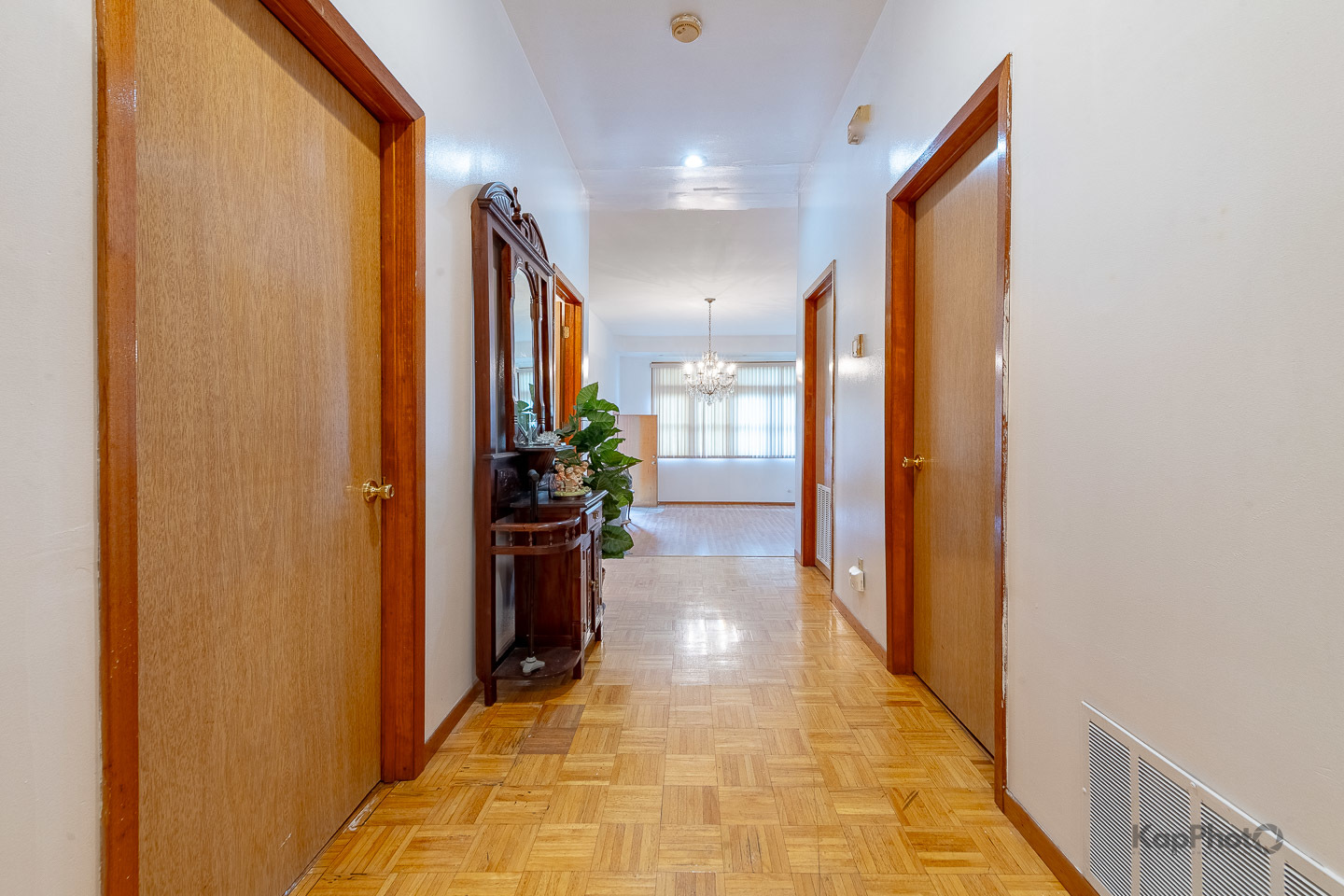 Chicago, Illinois, 60608, United States, 3 Bedrooms Bedrooms, ,5 BathroomsBathrooms,Residential,For Sale,1986120