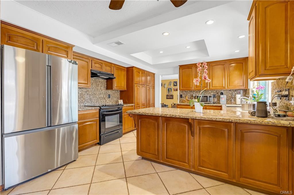 Claremont, California, 91711, United States, 4 Bedrooms Bedrooms, ,2 BathroomsBathrooms,Residential,For Sale,1975590