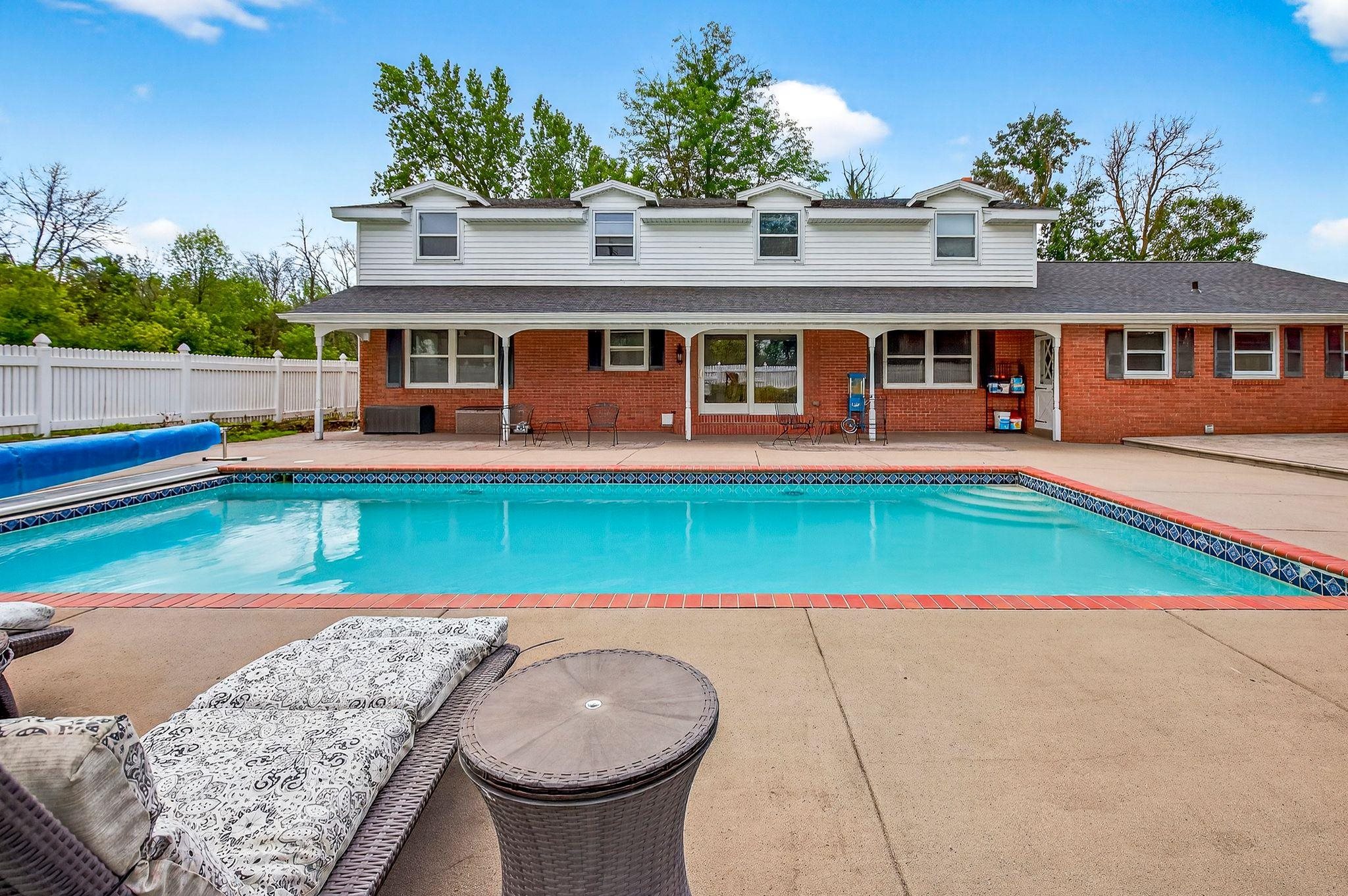 Hortonville, Wisconsin, 54944-9435, United States, 5 Bedrooms Bedrooms, ,4 BathroomsBathrooms,Residential,For Sale,1977478