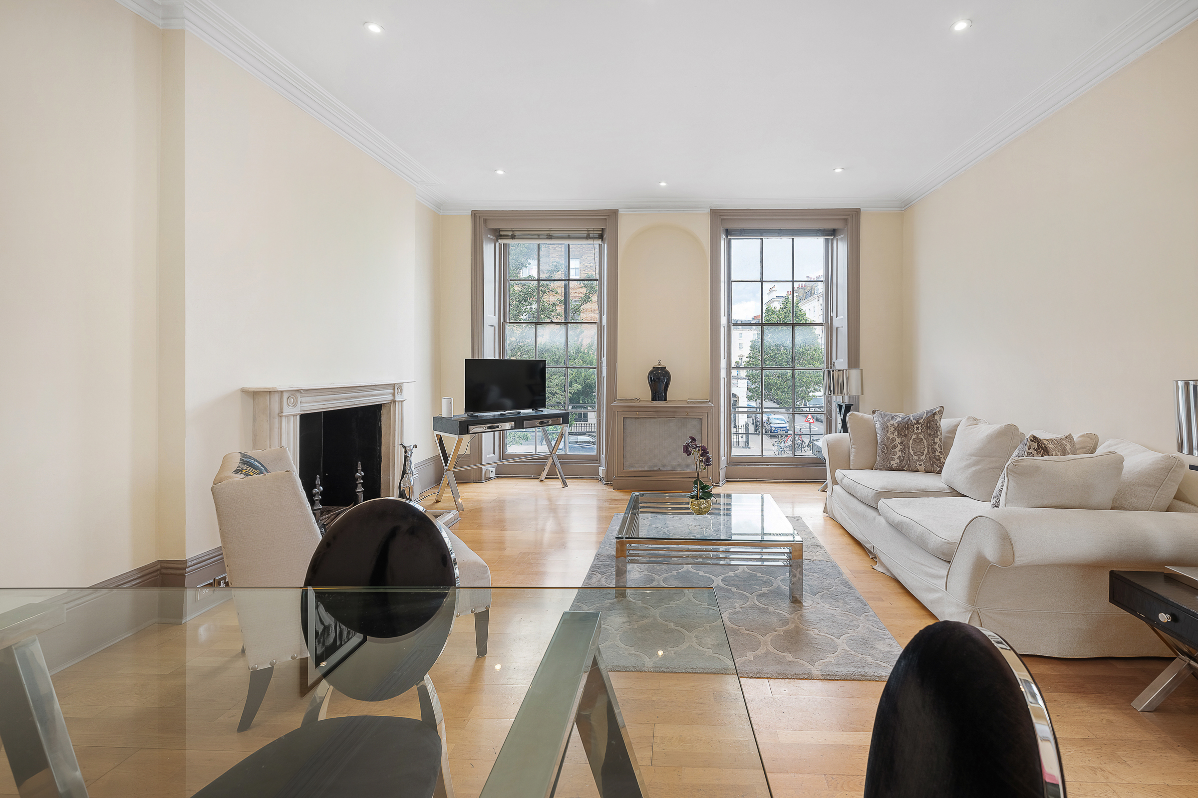  A Beautiful Duplex Apartment with a Private Terrace on Eaton Terrace - 物件實景