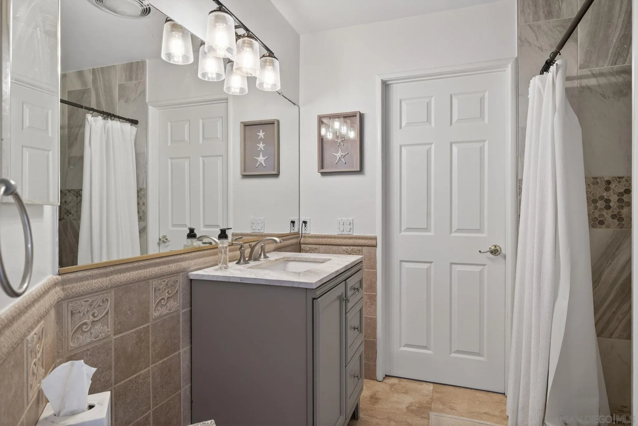 Camarillo, California, 93010, United States, 5 Bedrooms Bedrooms, ,4 BathroomsBathrooms,Residential,For Sale,2001849