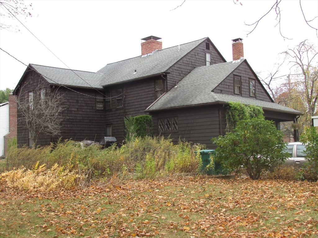 Attleboro, Massachusetts, 02703, United States, 5 Bedrooms Bedrooms, ,2 BathroomsBathrooms,Residential,For Sale,1983996