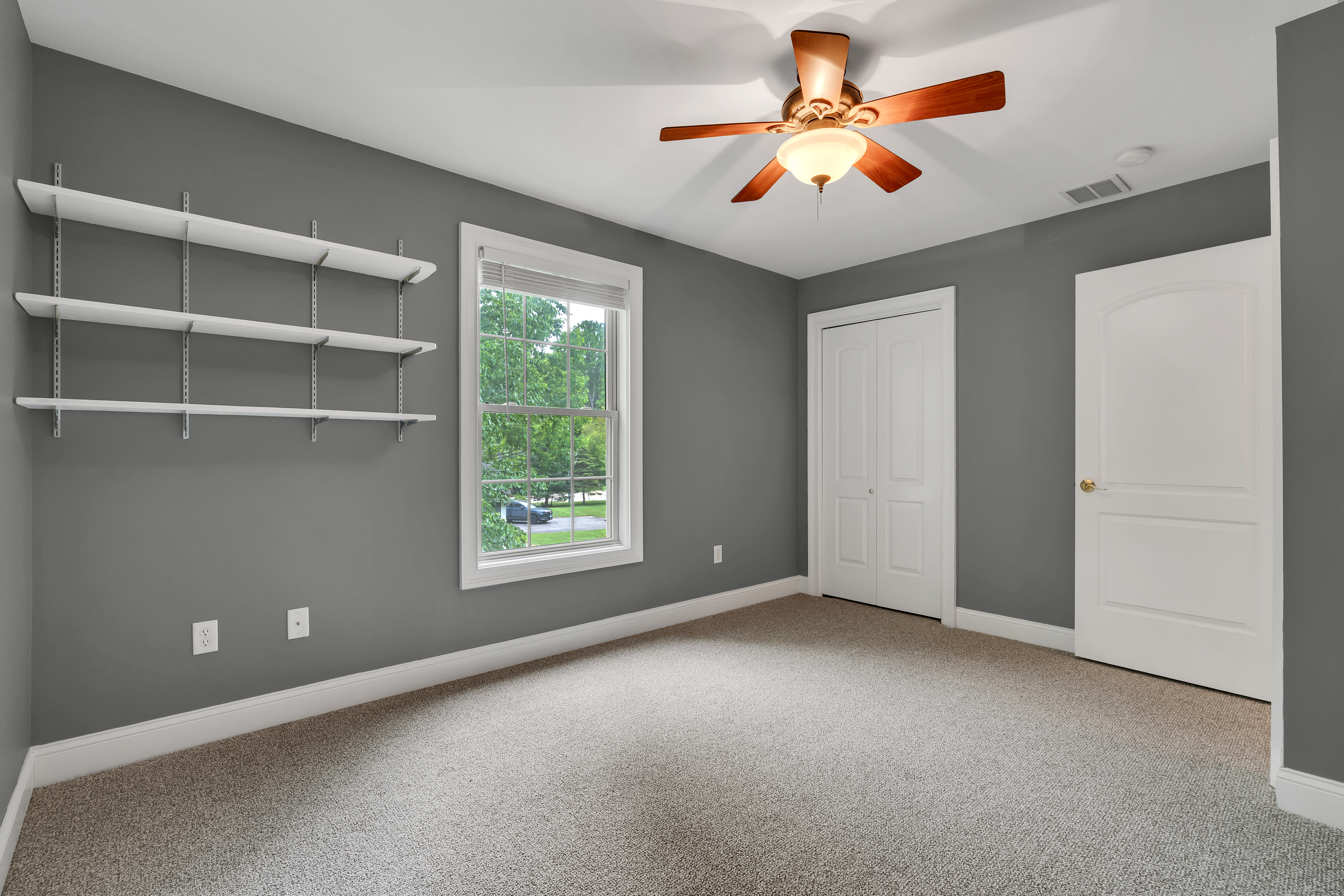  Charming 5-Bedroom Sale Listing in Waterford - 物件實景