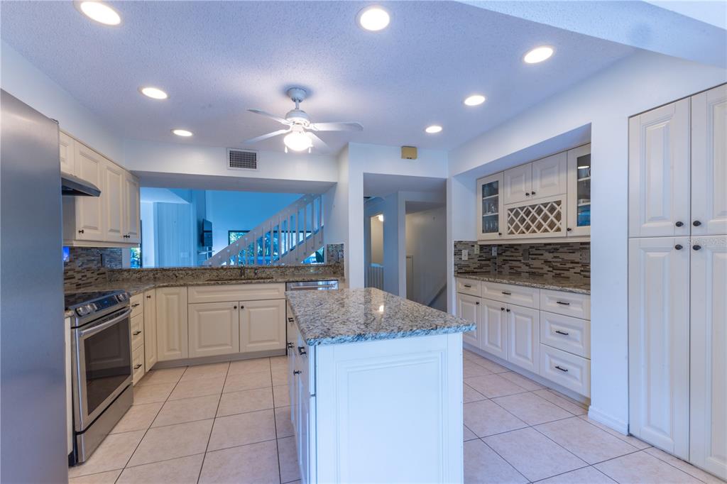 Sarasota, Florida, 34231, United States, 3 Bedrooms Bedrooms, ,3 BathroomsBathrooms,Residential,For Sale,1926477