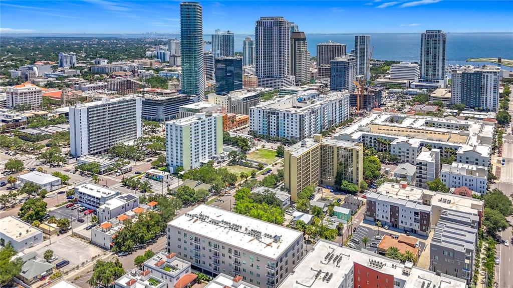 St Petersburg, Florida, 33701, United States, 2 Bedrooms Bedrooms, ,2 BathroomsBathrooms,Residential,For Sale,1889931