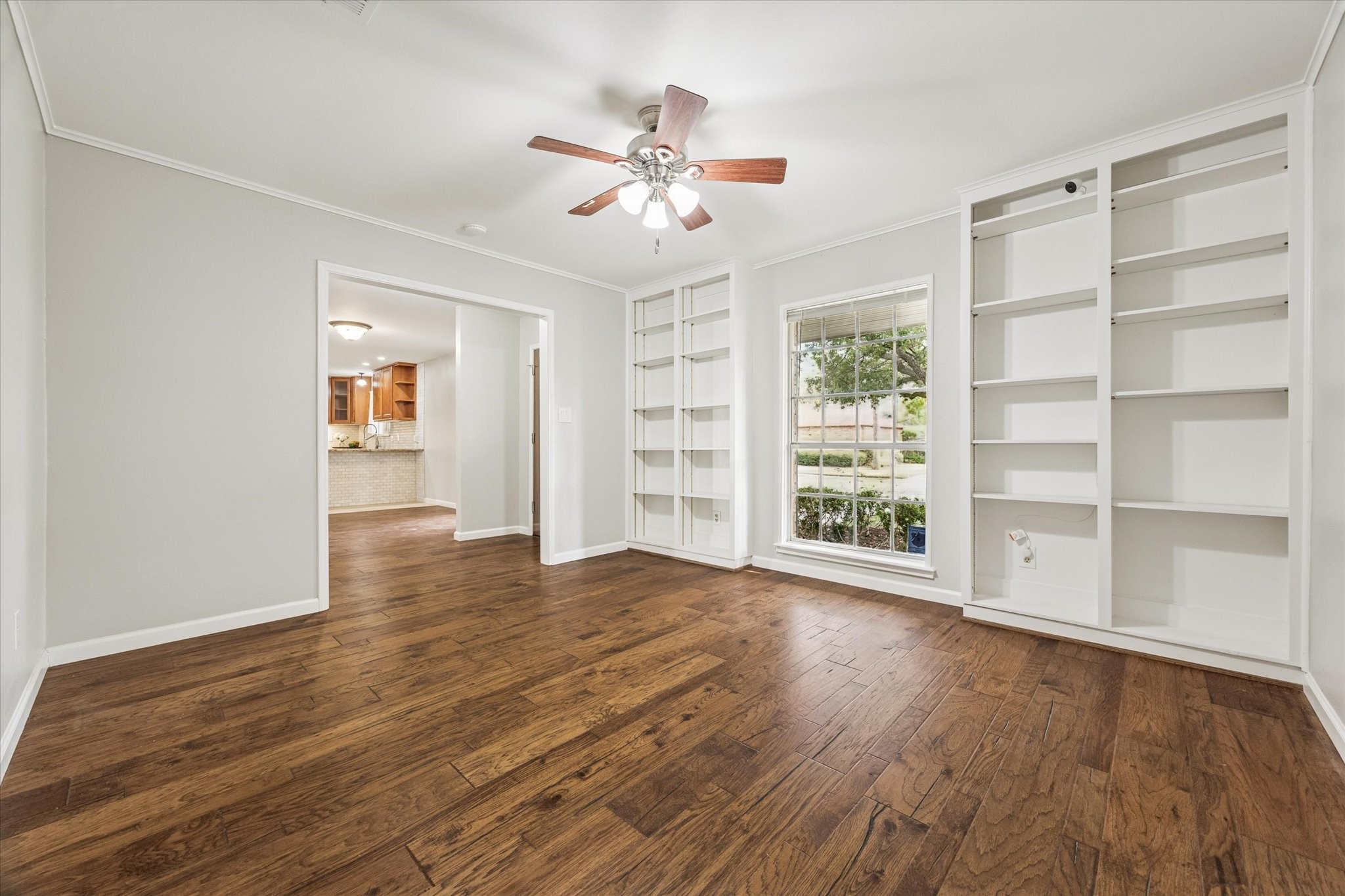  2310 Walnut Bend Lane - 物件實景