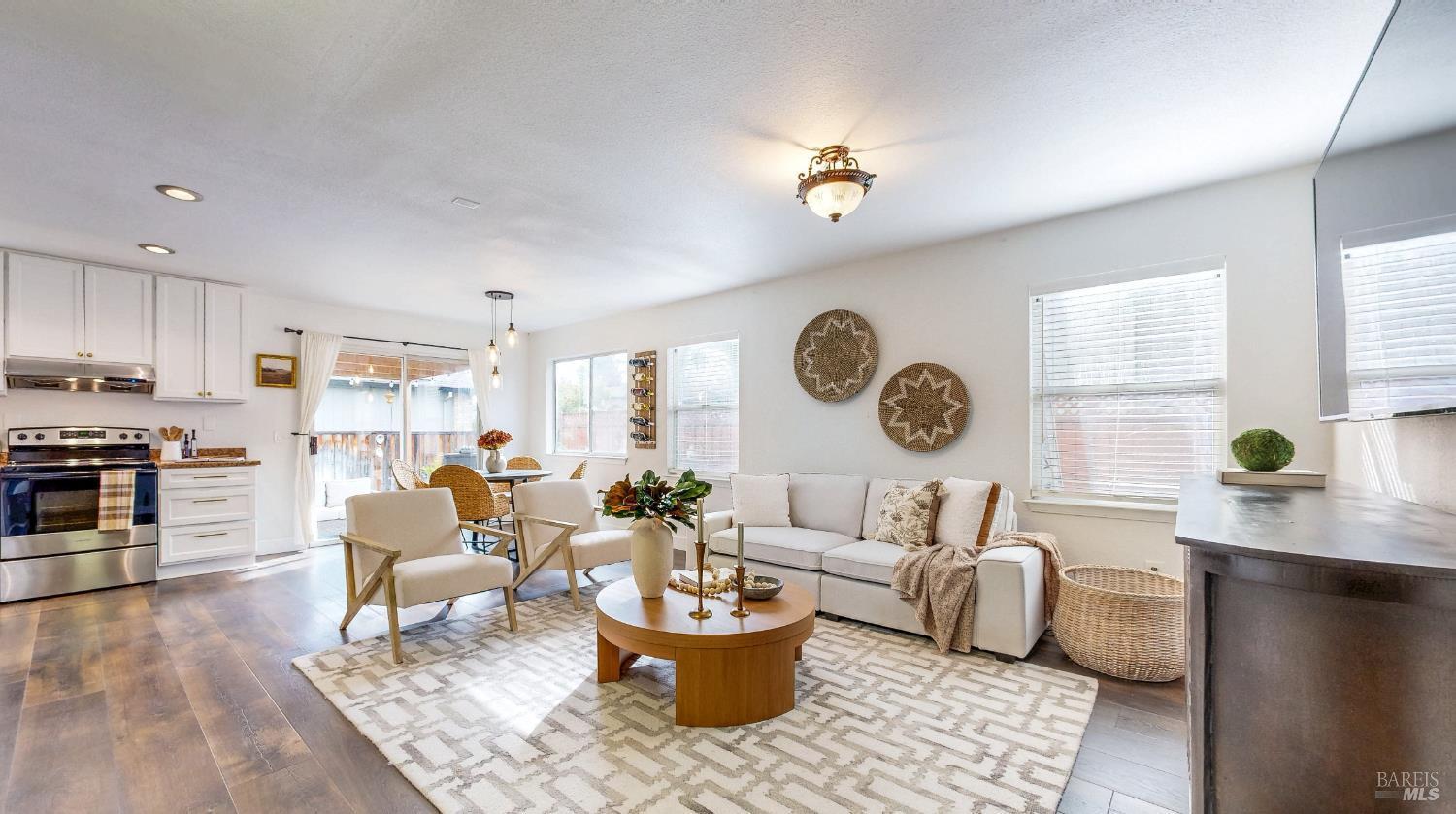 Santa Rosa, California, 95403, United States, 3 Bedrooms Bedrooms, ,3 BathroomsBathrooms,Residential,For Sale,1979353