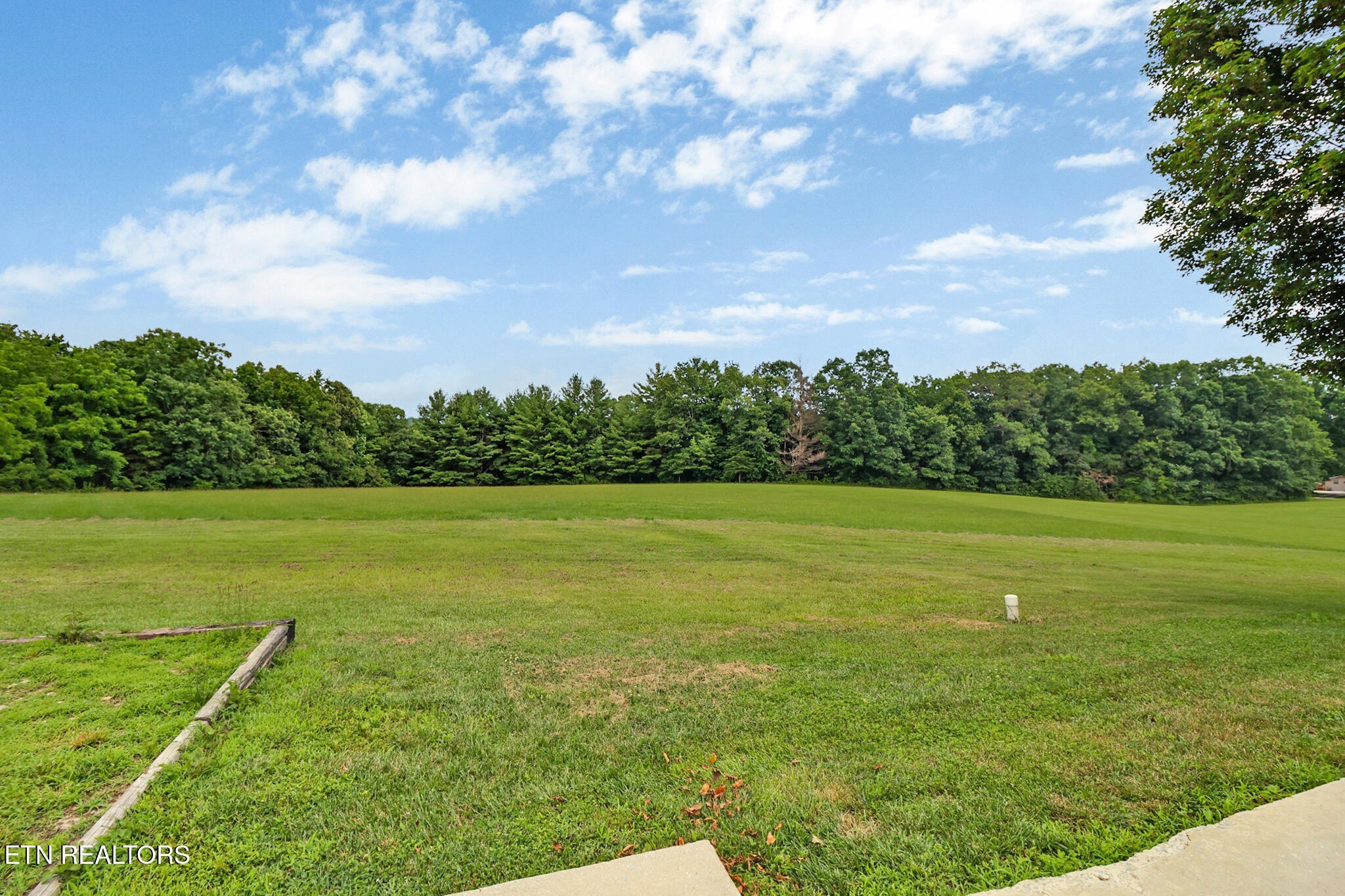 Crossville, Tennessee, 38571, United States, 5 Bedrooms Bedrooms, ,3 BathroomsBathrooms,Residential,For Sale,1986080