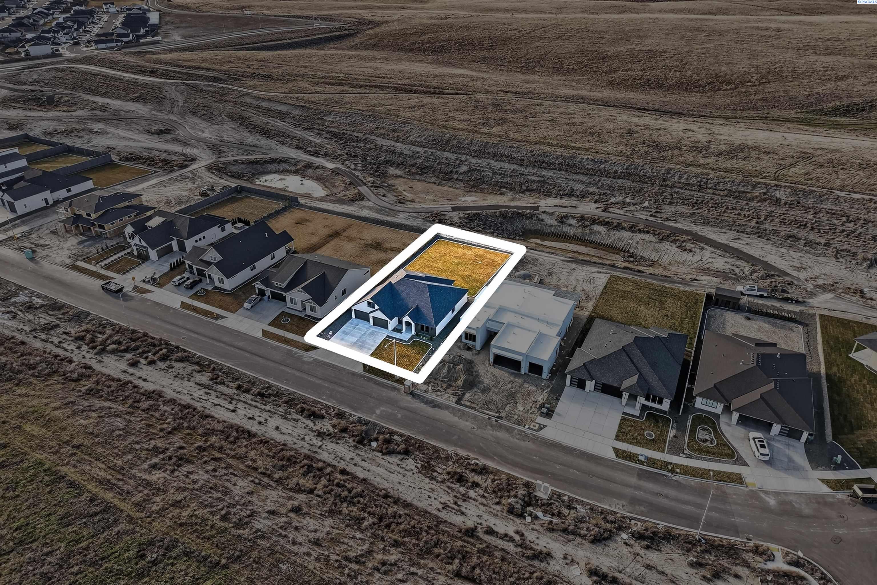 Richland, Washington, 99352, United States, 4 Bedrooms Bedrooms, ,3 BathroomsBathrooms,Residential,For Sale,2048138