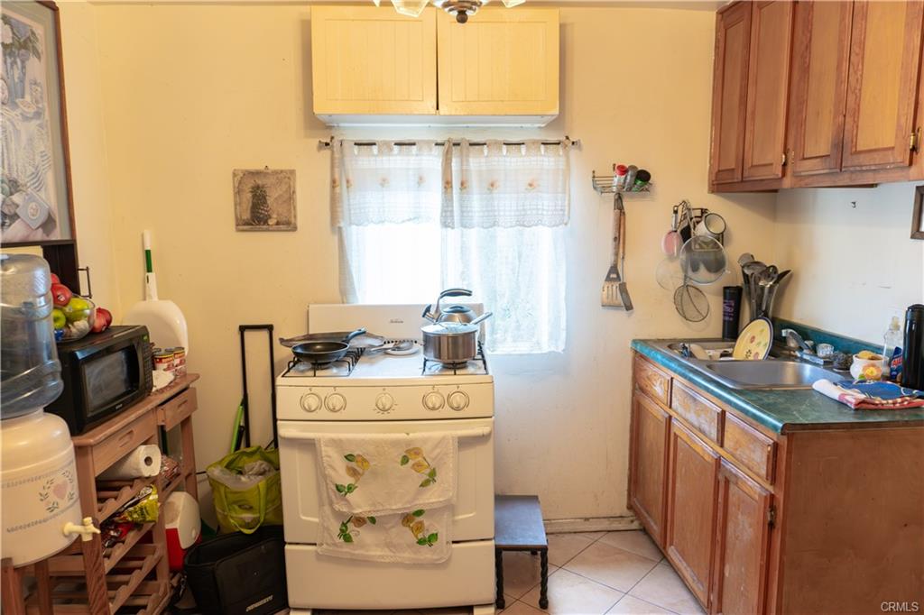 Los Angeles, California, 90032, United States, 3 Bedrooms Bedrooms, ,Residential,For Sale,1895183
