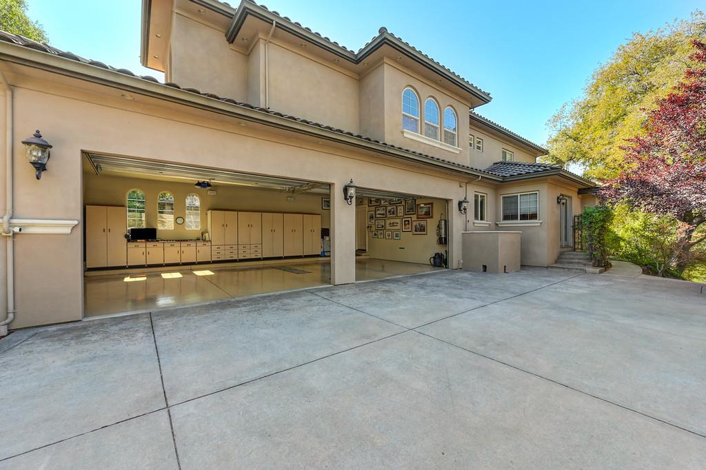 El Dorado Hills, California, 95762, United States, 4 Bedrooms Bedrooms, ,6 BathroomsBathrooms,Residential,For Sale,1958434