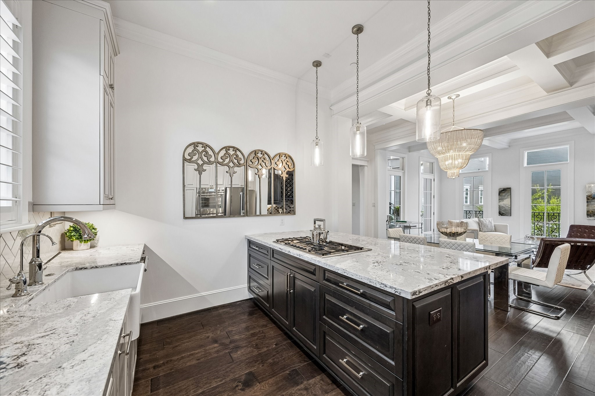  326 W 18th Street - 物件實景