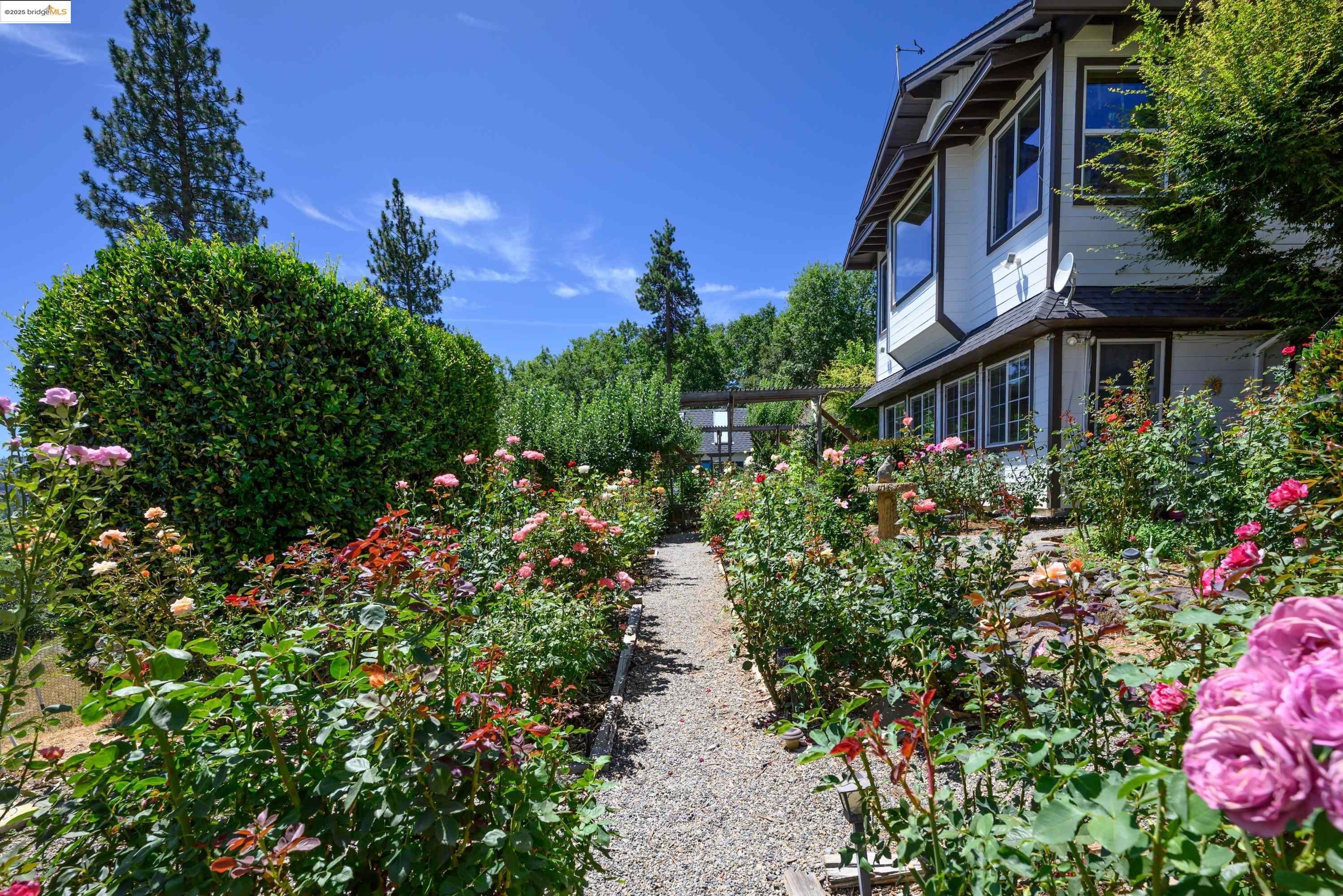 Twain Harte, California, 95383, United States, 3 Bedrooms Bedrooms, ,5 BathroomsBathrooms,Residential,For Sale,1900686