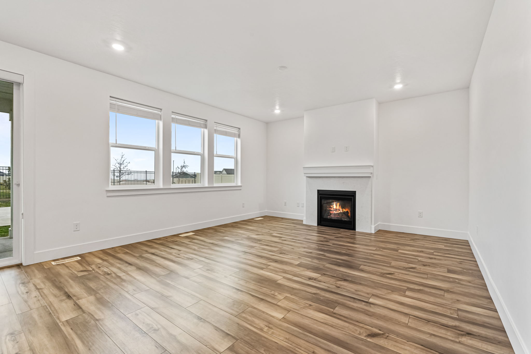 Caldwell, Idaho, 83607, United States, 4 Bedrooms Bedrooms, ,3 BathroomsBathrooms,Residential,For Sale,2005985