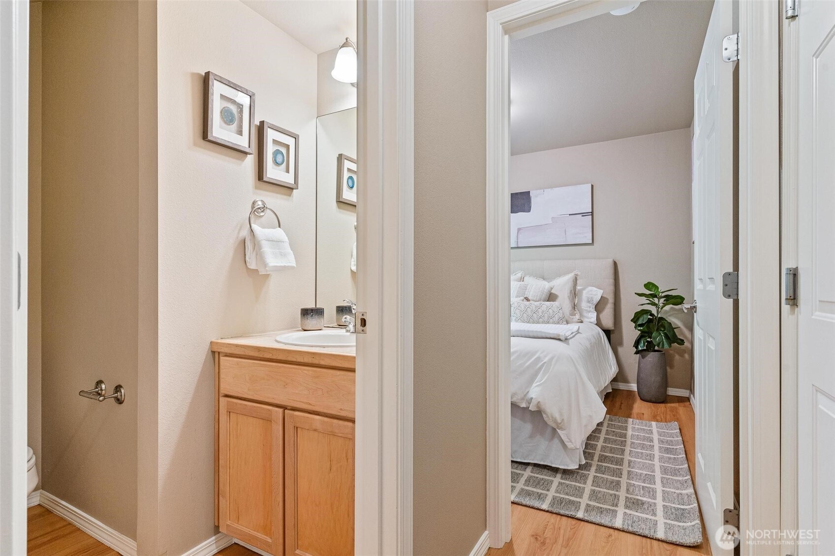 Kenmore, Washington, 98028, United States, 3 Bedrooms Bedrooms, ,2 BathroomsBathrooms,Residential,For Sale,1974587