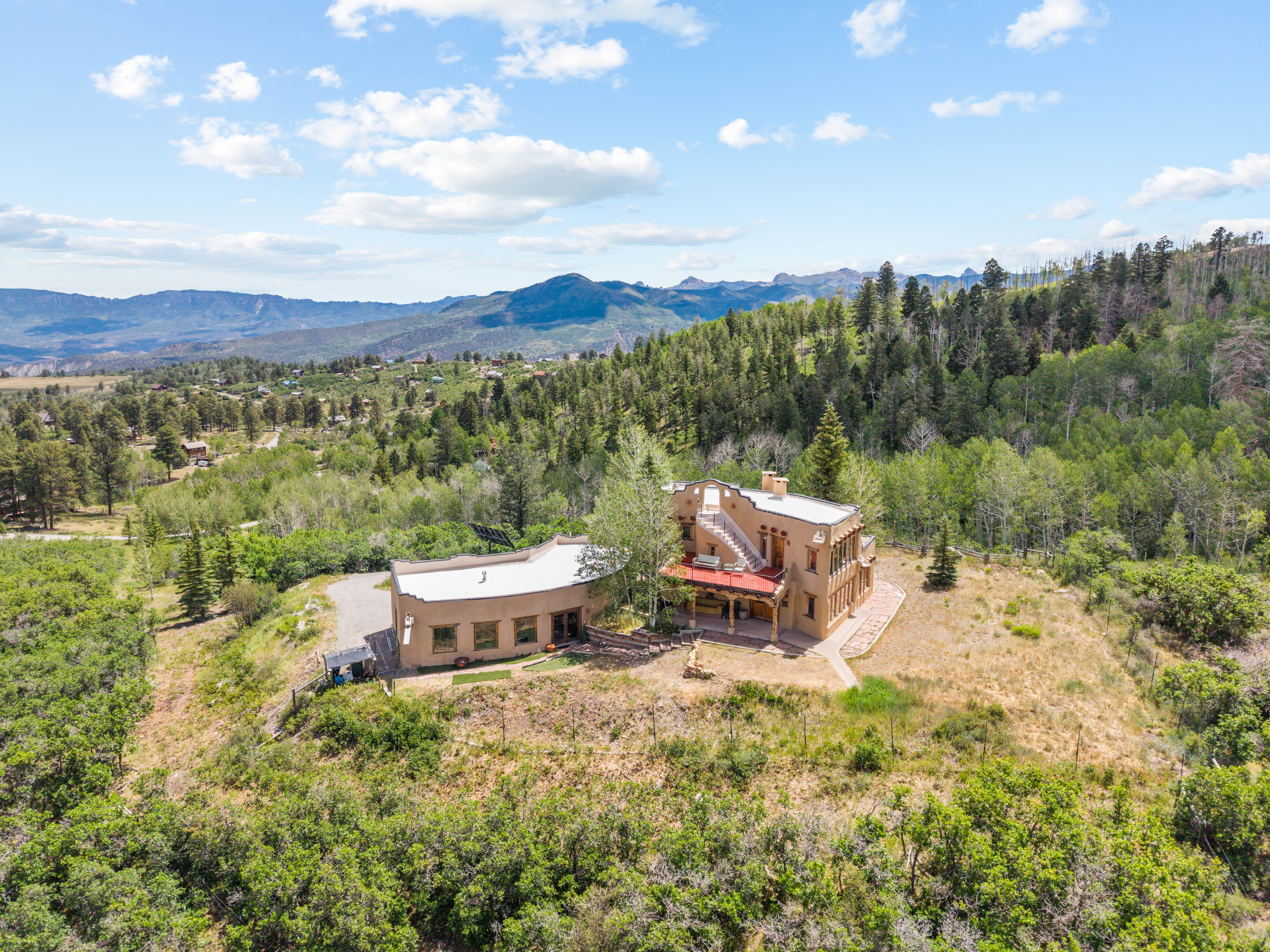  Custom Built Santa Fe Style Adobe Home in Ridgway - 物件實景