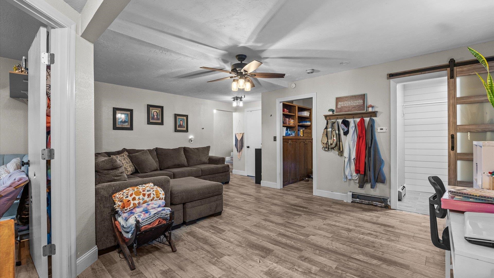 Grand Junction, Colorado, 81506, United States, 6 Bedrooms Bedrooms, ,3 BathroomsBathrooms,Residential,For Sale,1994905