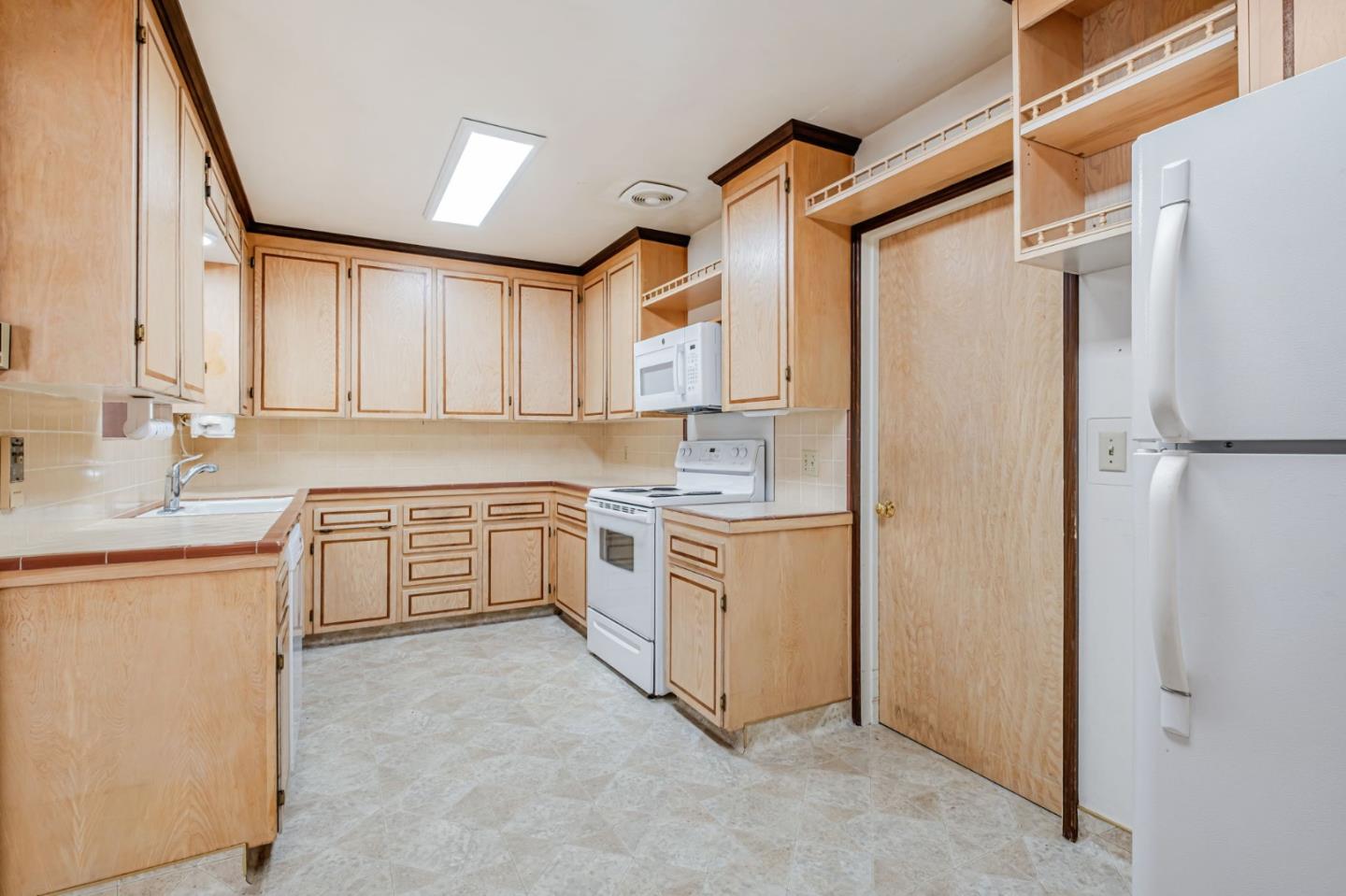 Watsonville, California, 95076, United States, 3 Bedrooms Bedrooms, ,2 BathroomsBathrooms,Residential,For Sale,1885327