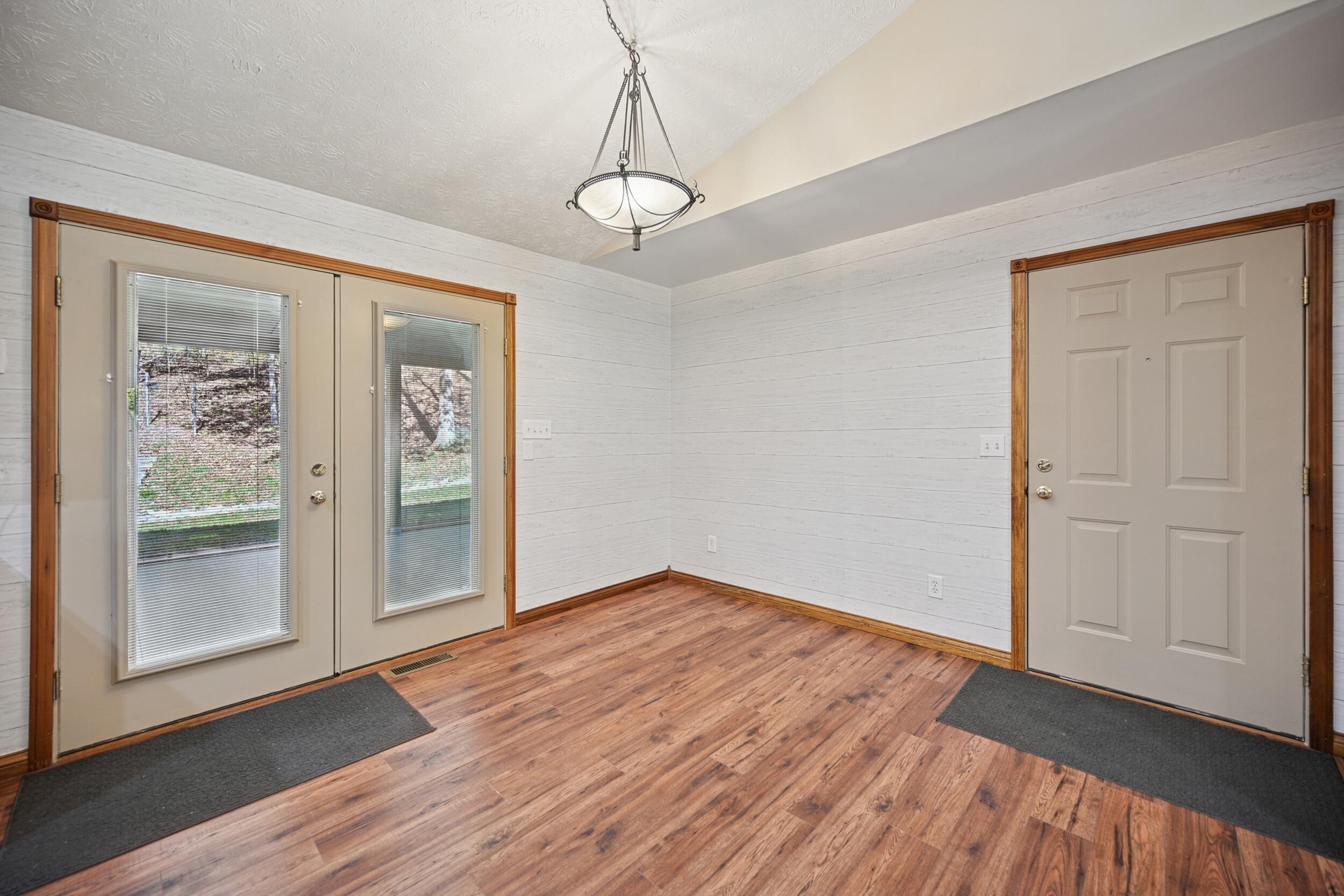 Burlington, Kentucky, 41005, United States, 3 Bedrooms Bedrooms, ,2 BathroomsBathrooms,Residential,For Sale,1989647