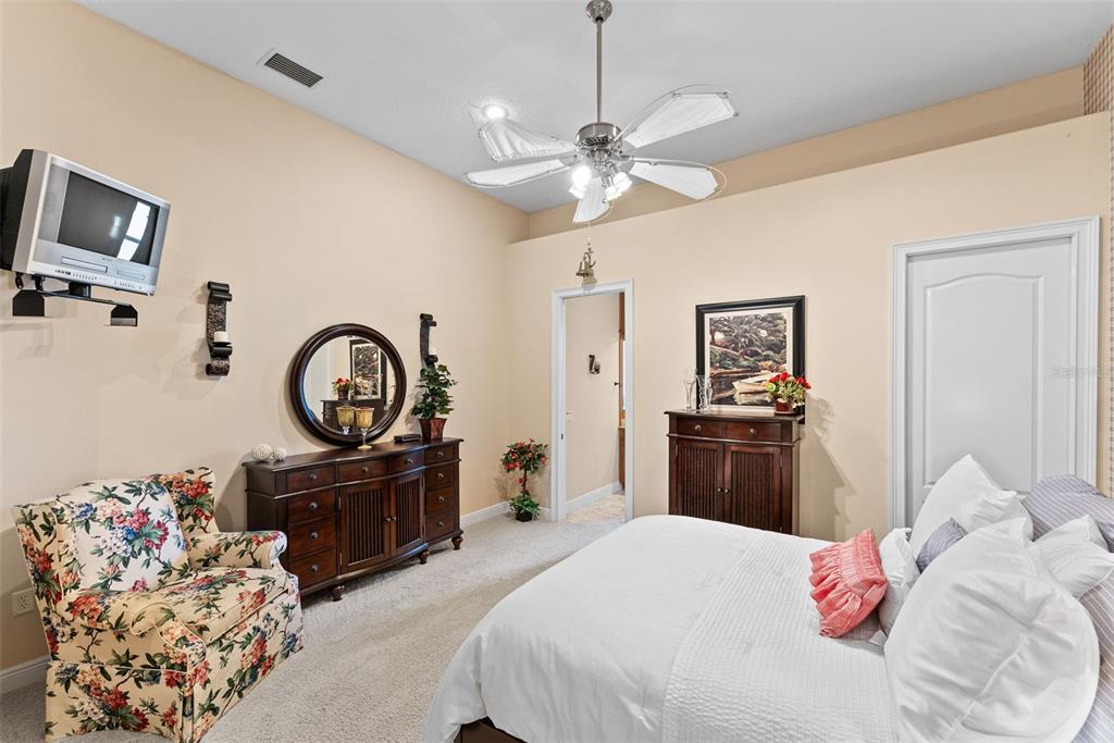Thonotosassa, Florida, 33592, United States, 4 Bedrooms Bedrooms, ,7 BathroomsBathrooms,Residential,For Sale,1788935